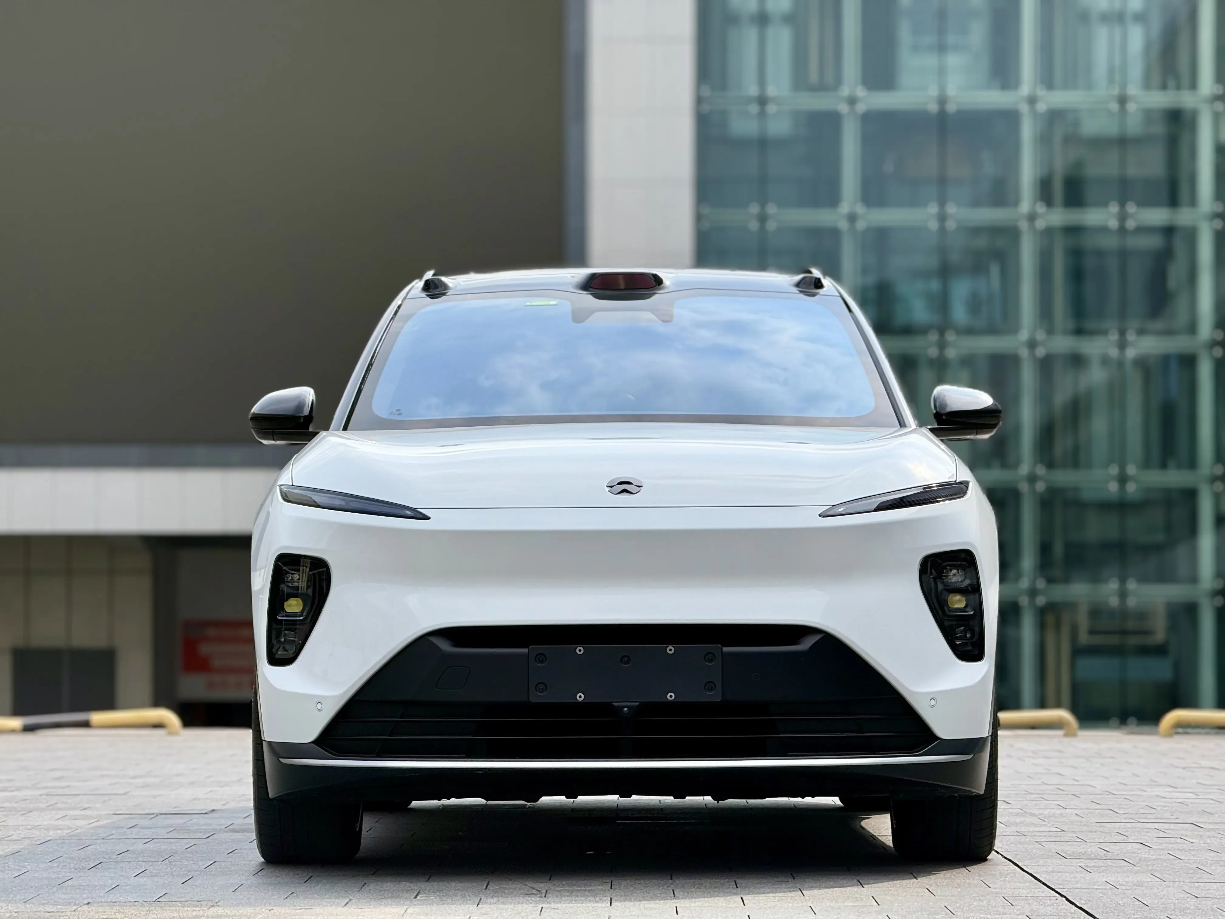 NIO ES8