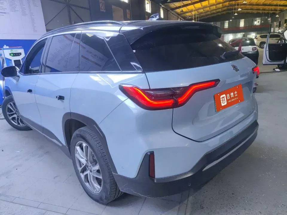 NIO ES6