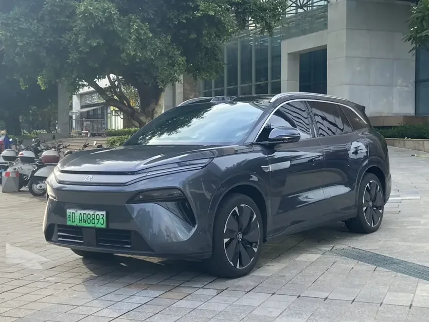 BYD Tang L EV