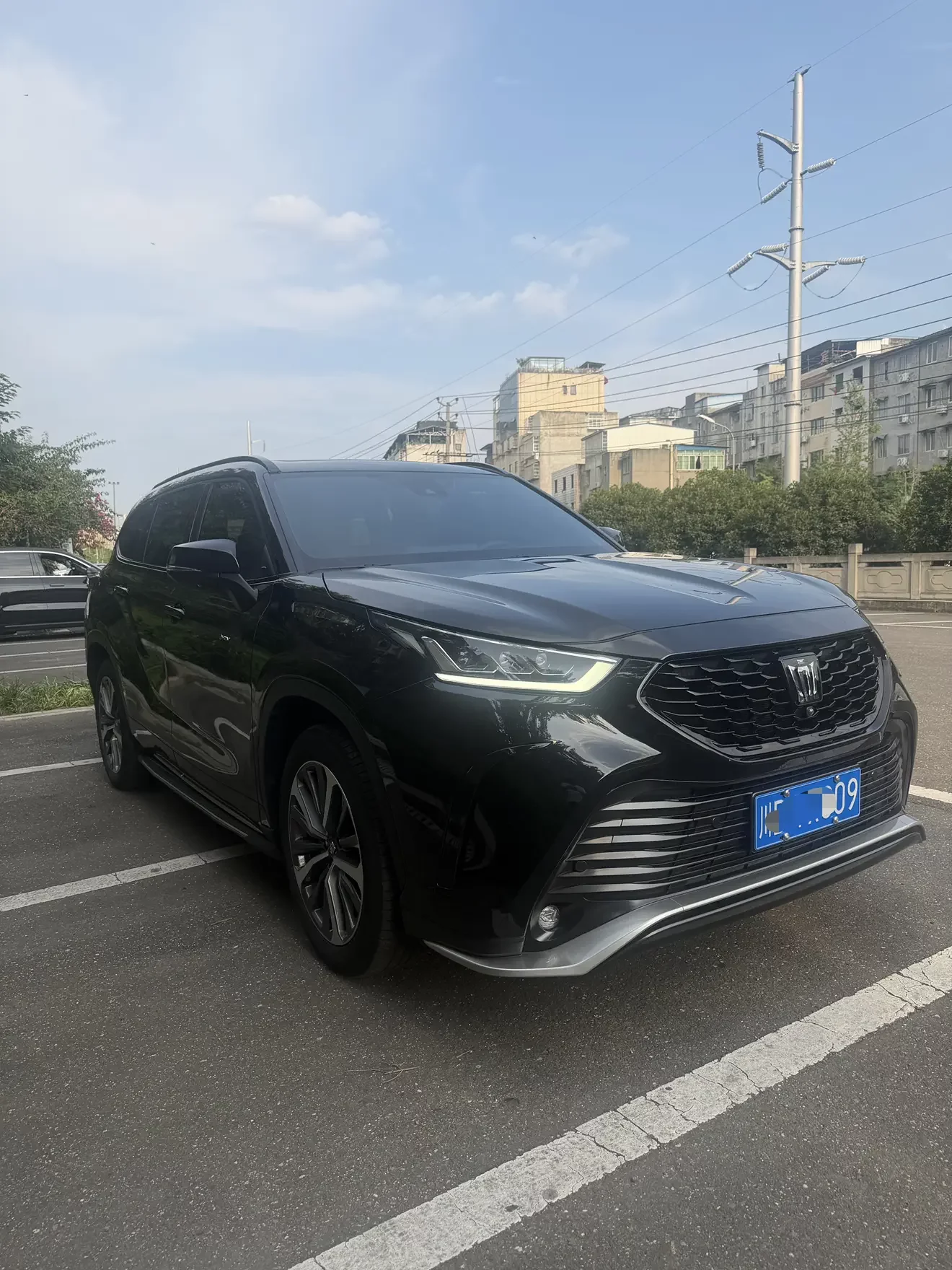Toyota Crown Kluger