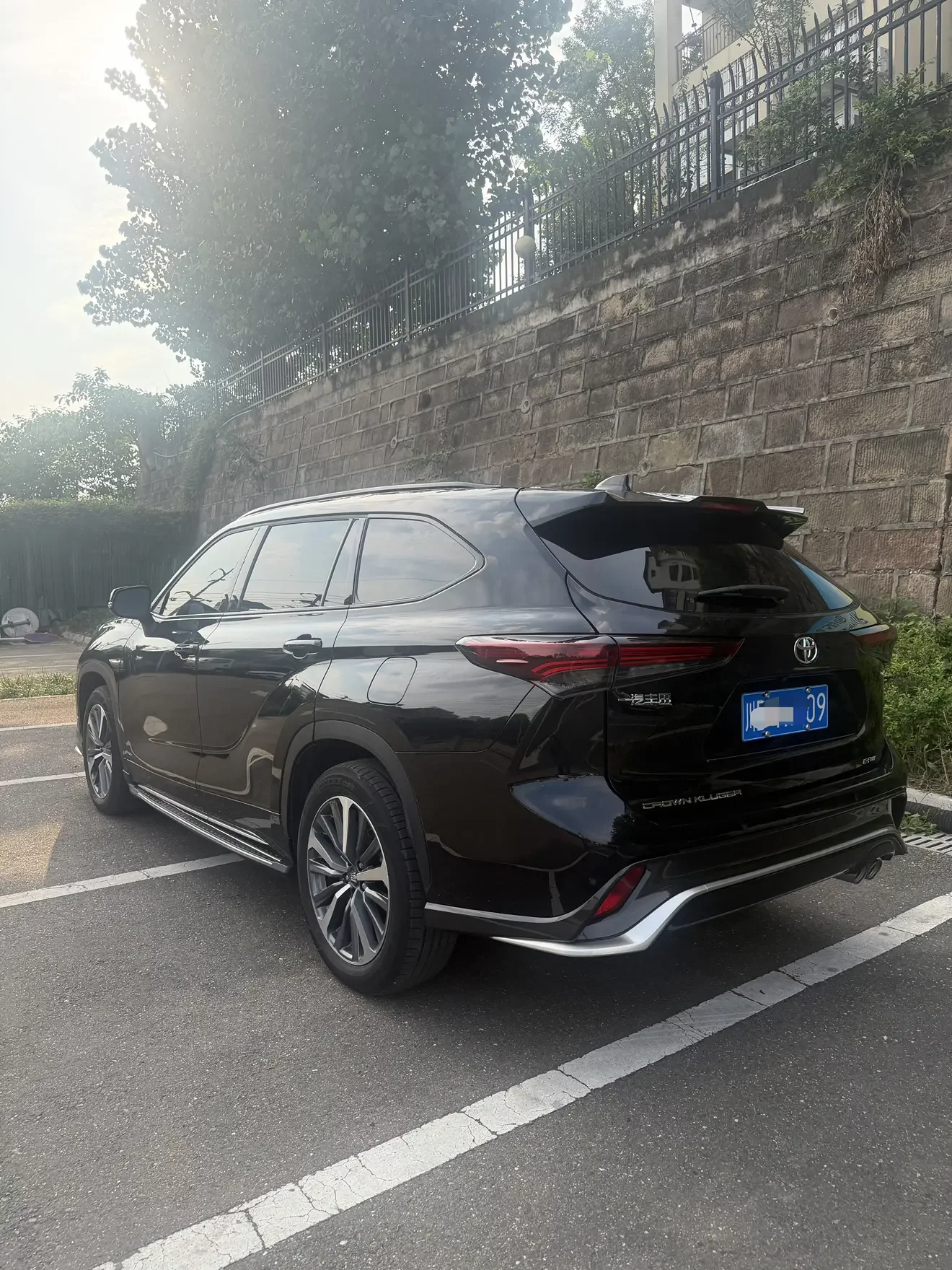 Toyota Crown Kluger