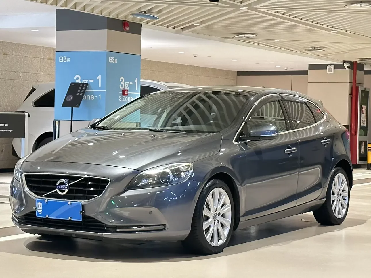Volvo V40