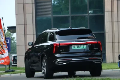 Hongqi E-HS9