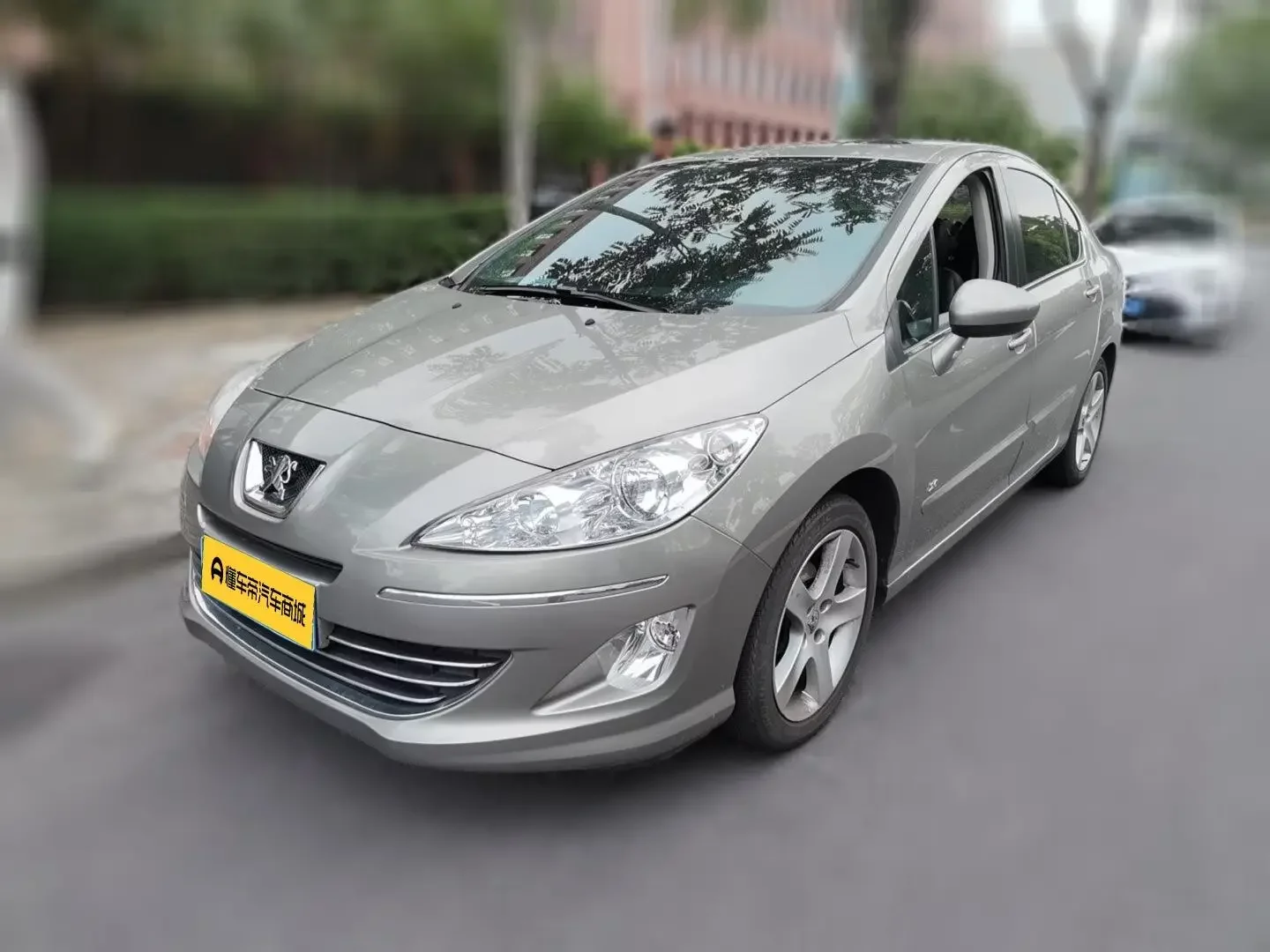 Peugeot 408