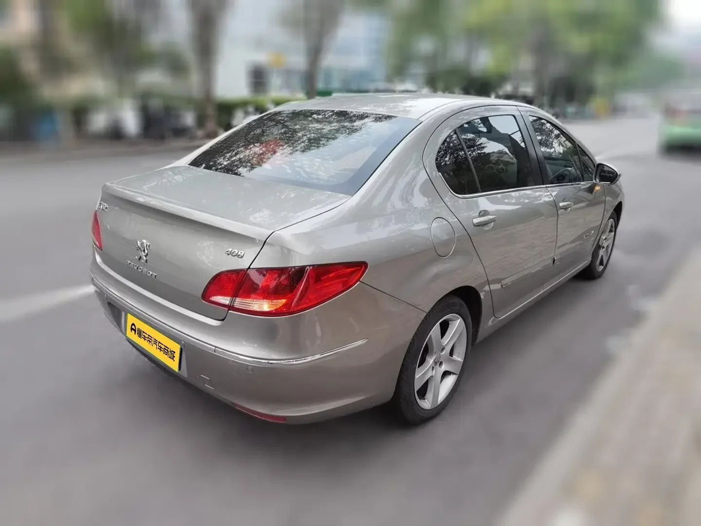 Peugeot 408