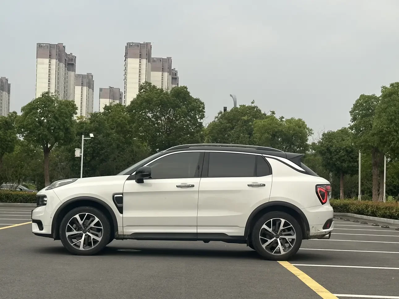 Lynk & Co 01 EM-P