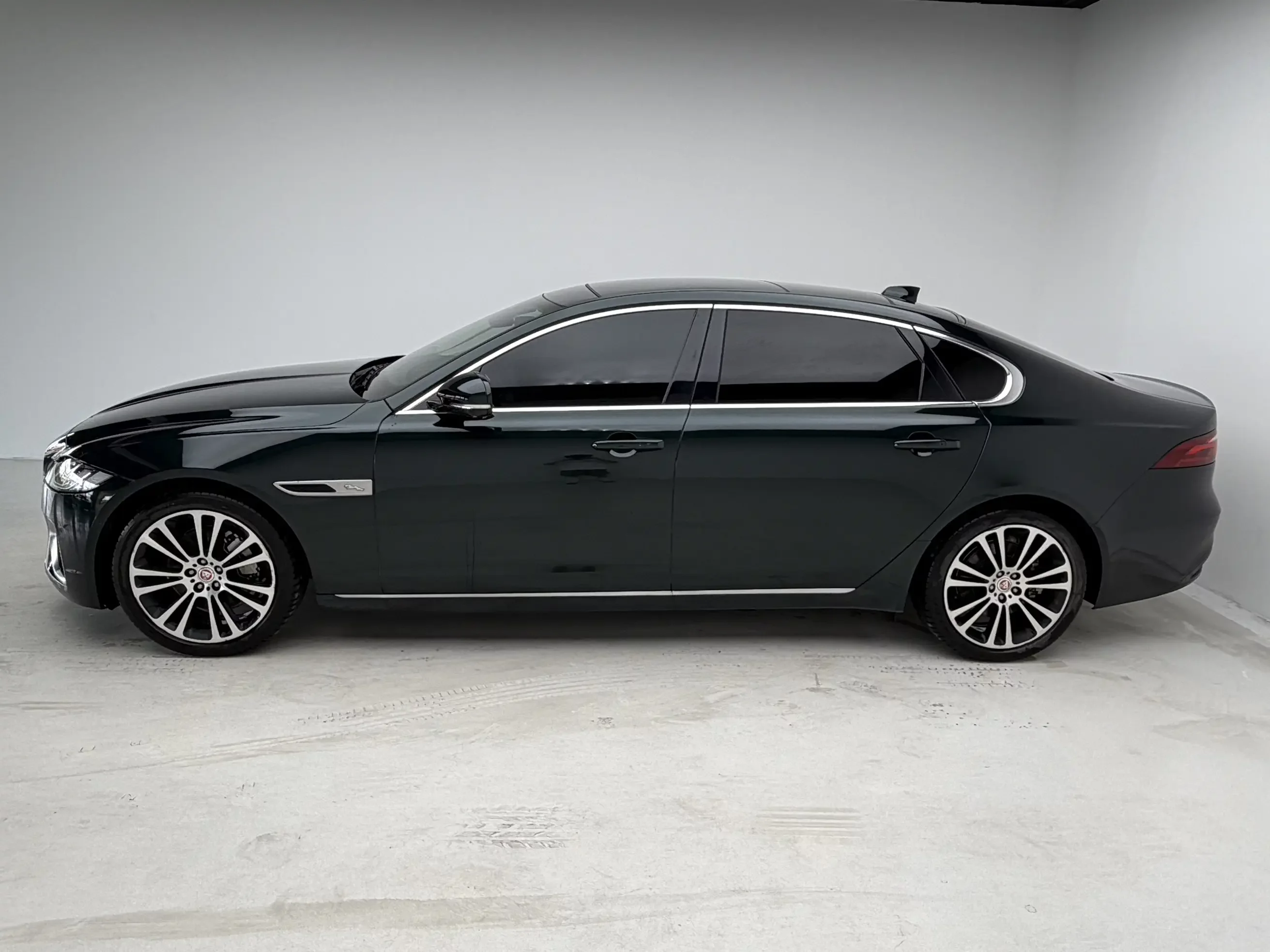 Jaguar XFL