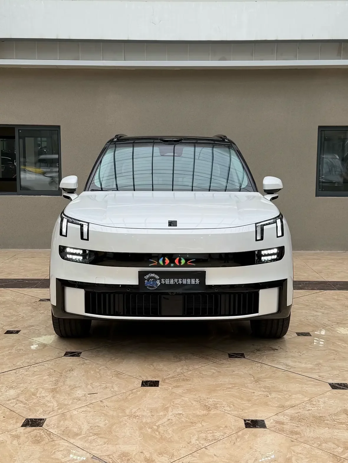 Lynk & Co 900