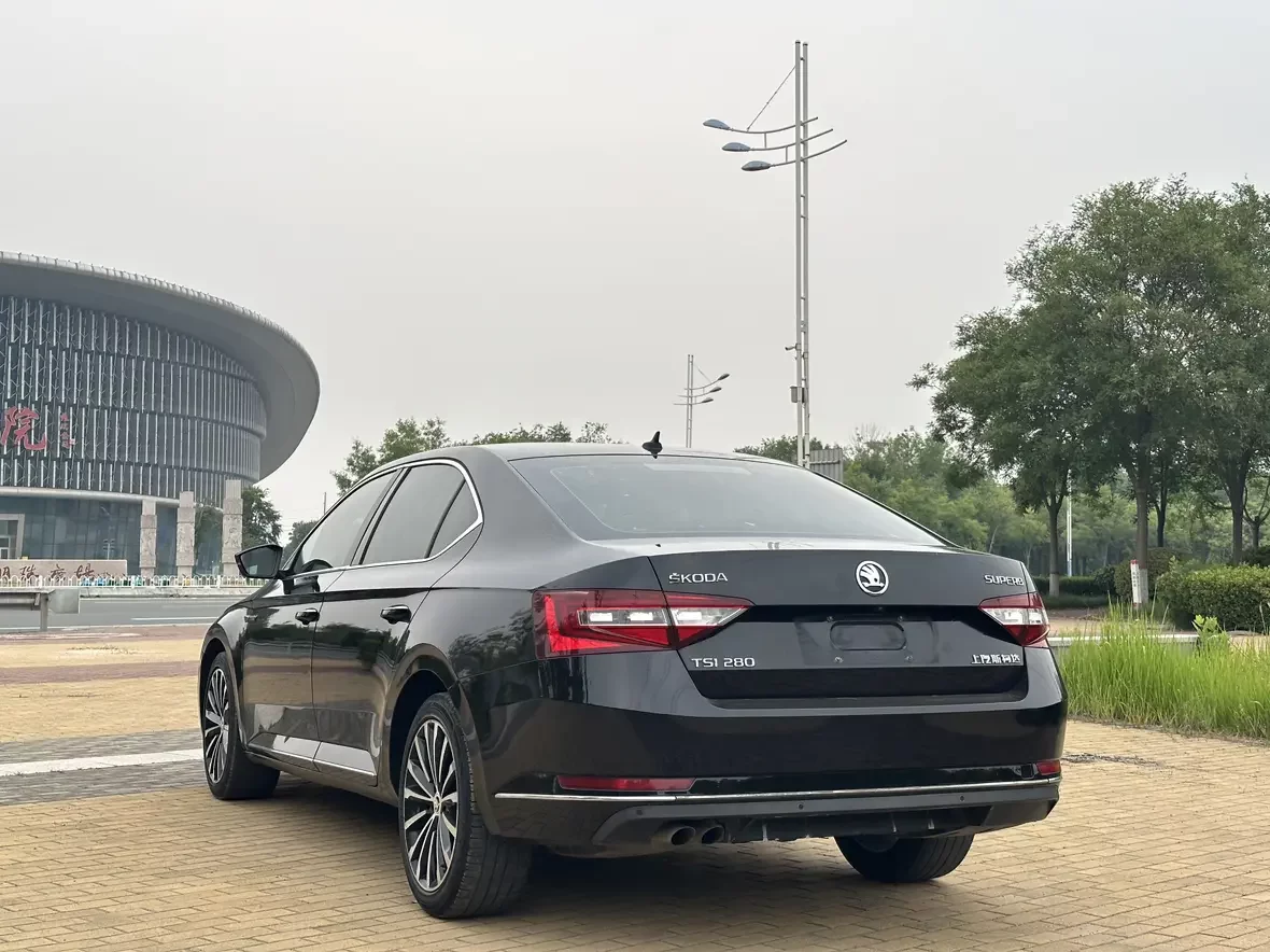 Skoda SuperB