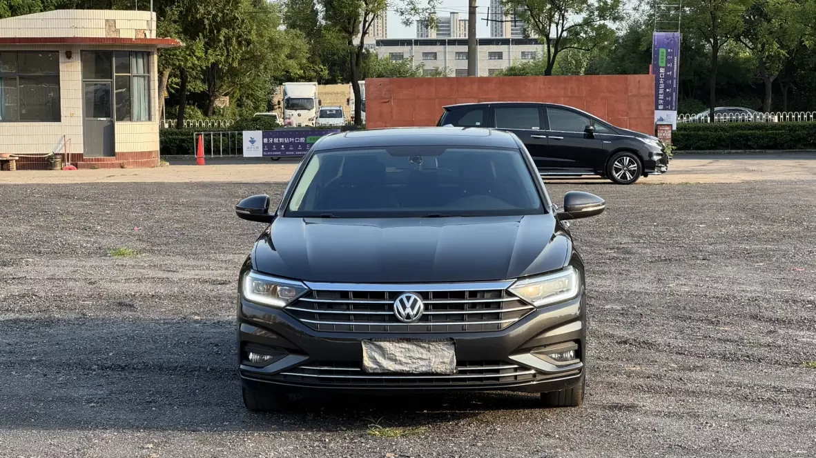 Volkswagen Sagitar