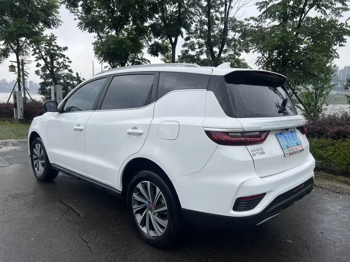 Geely Vision X6