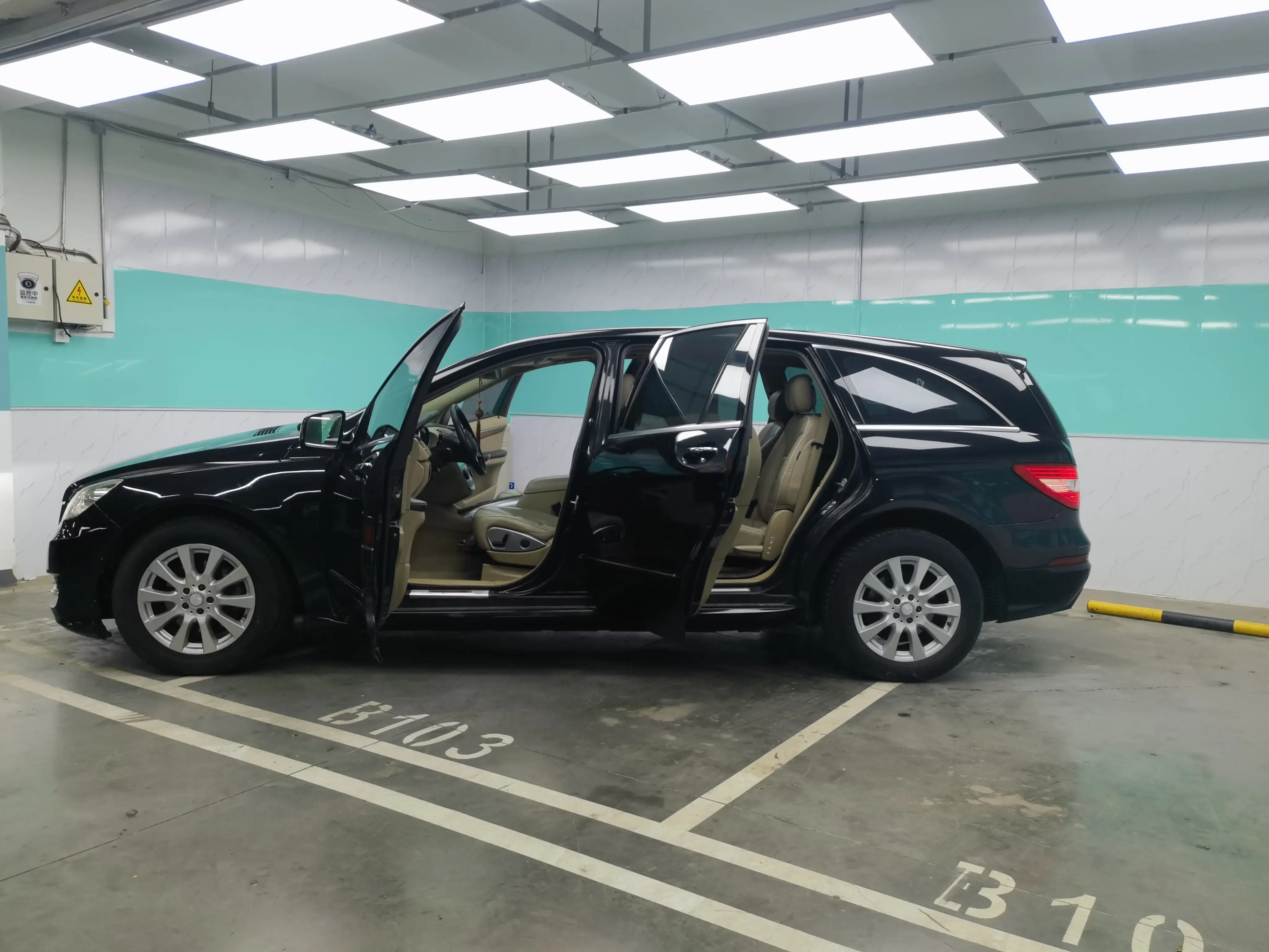 Mercedes-Benz R-Class