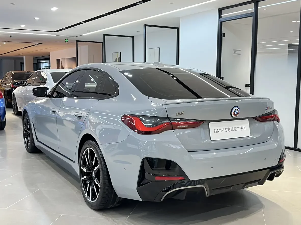 BMW i4