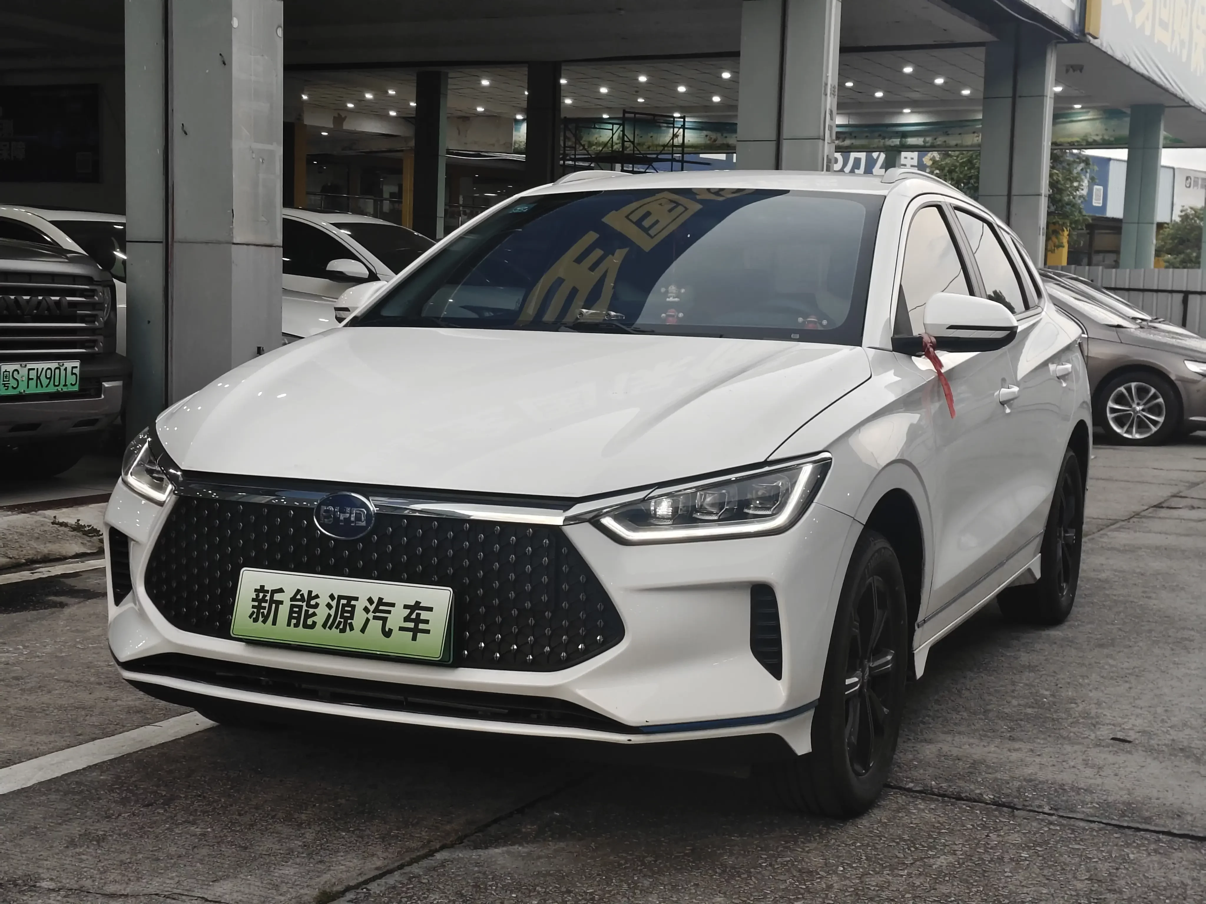BYD e2