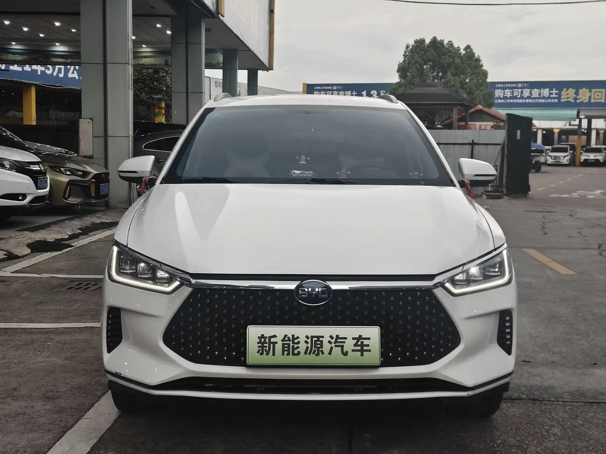 BYD e2