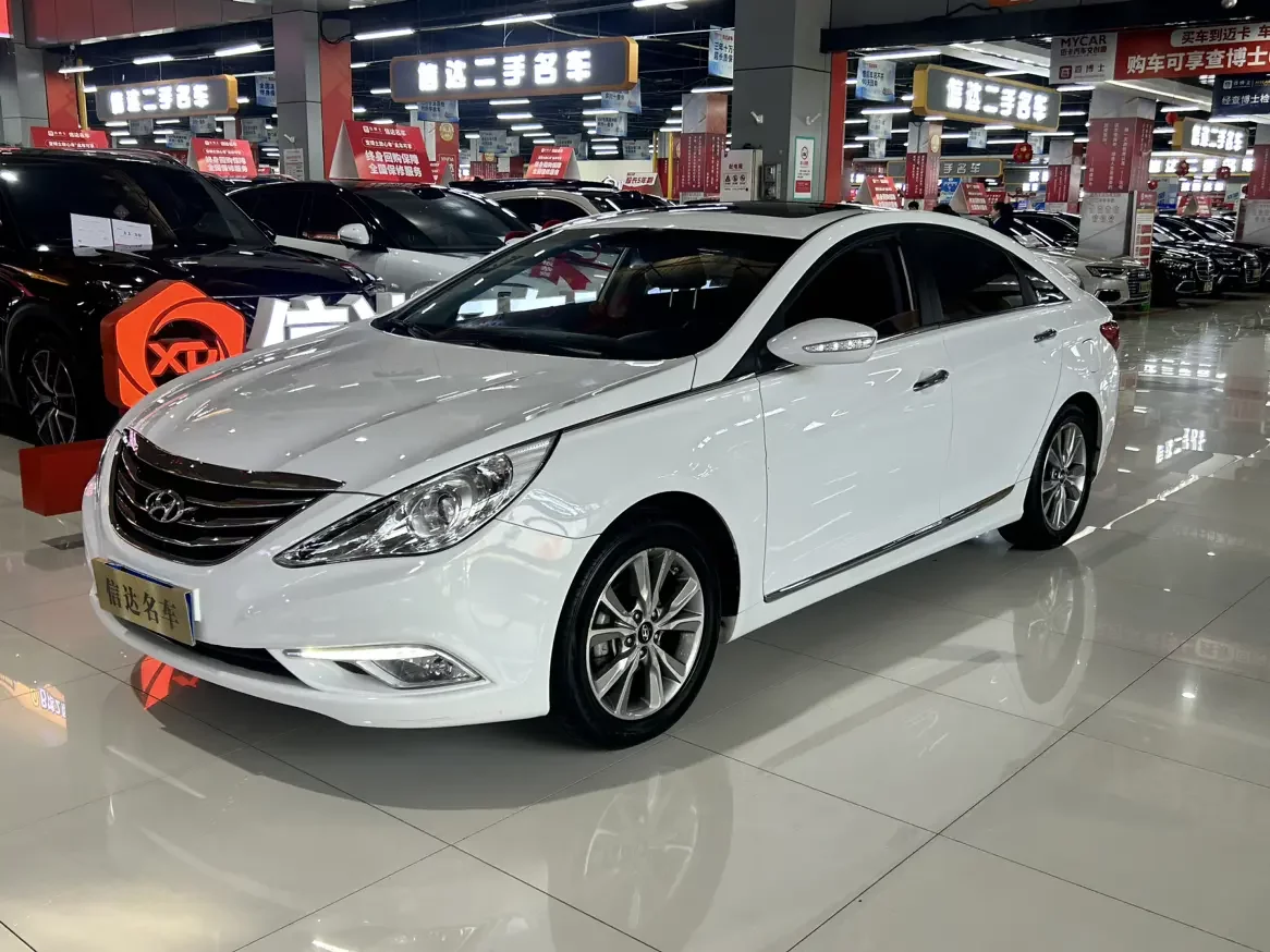 Hyundai sonata eight