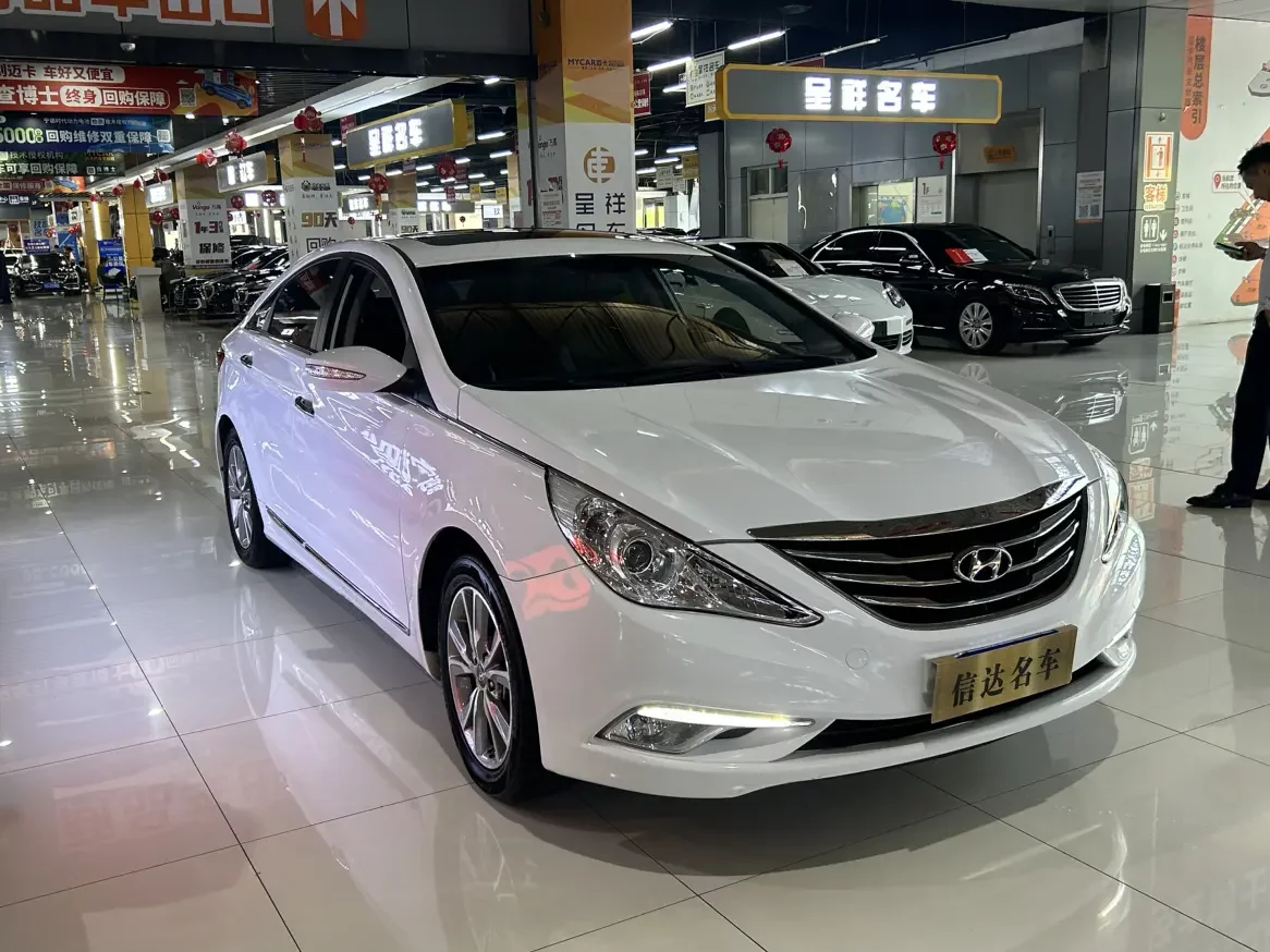 Hyundai sonata eight