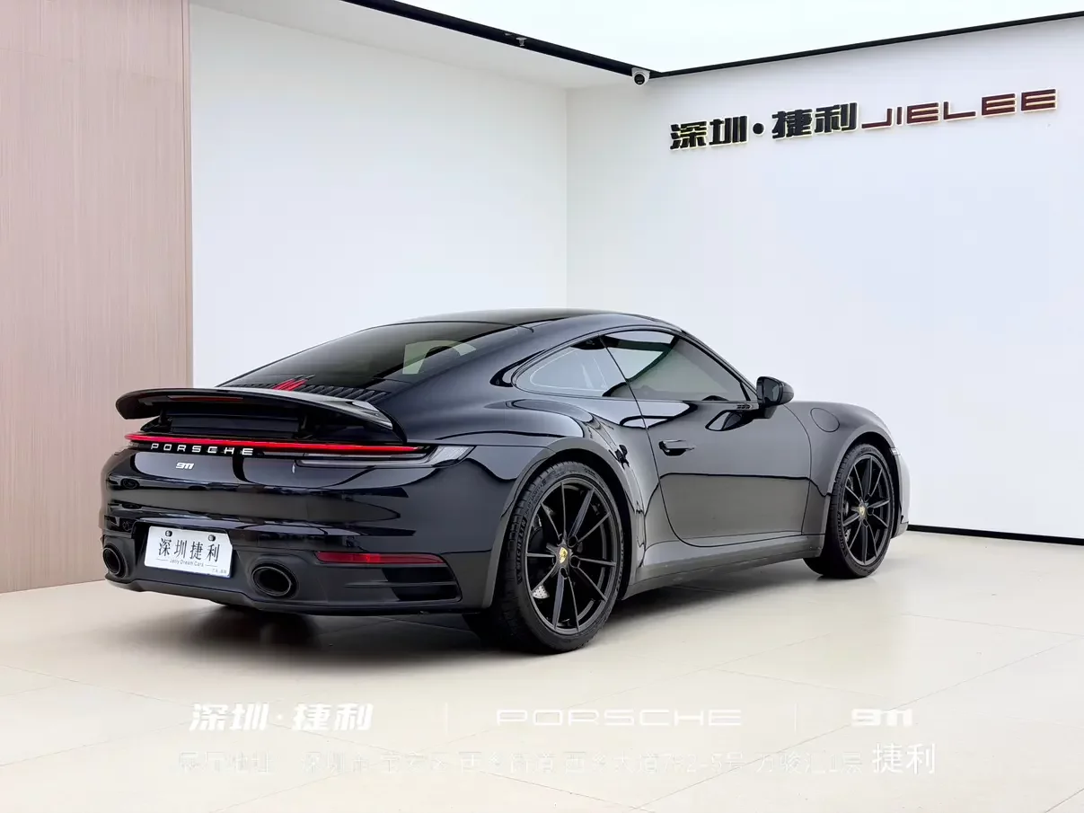 Porsche 911