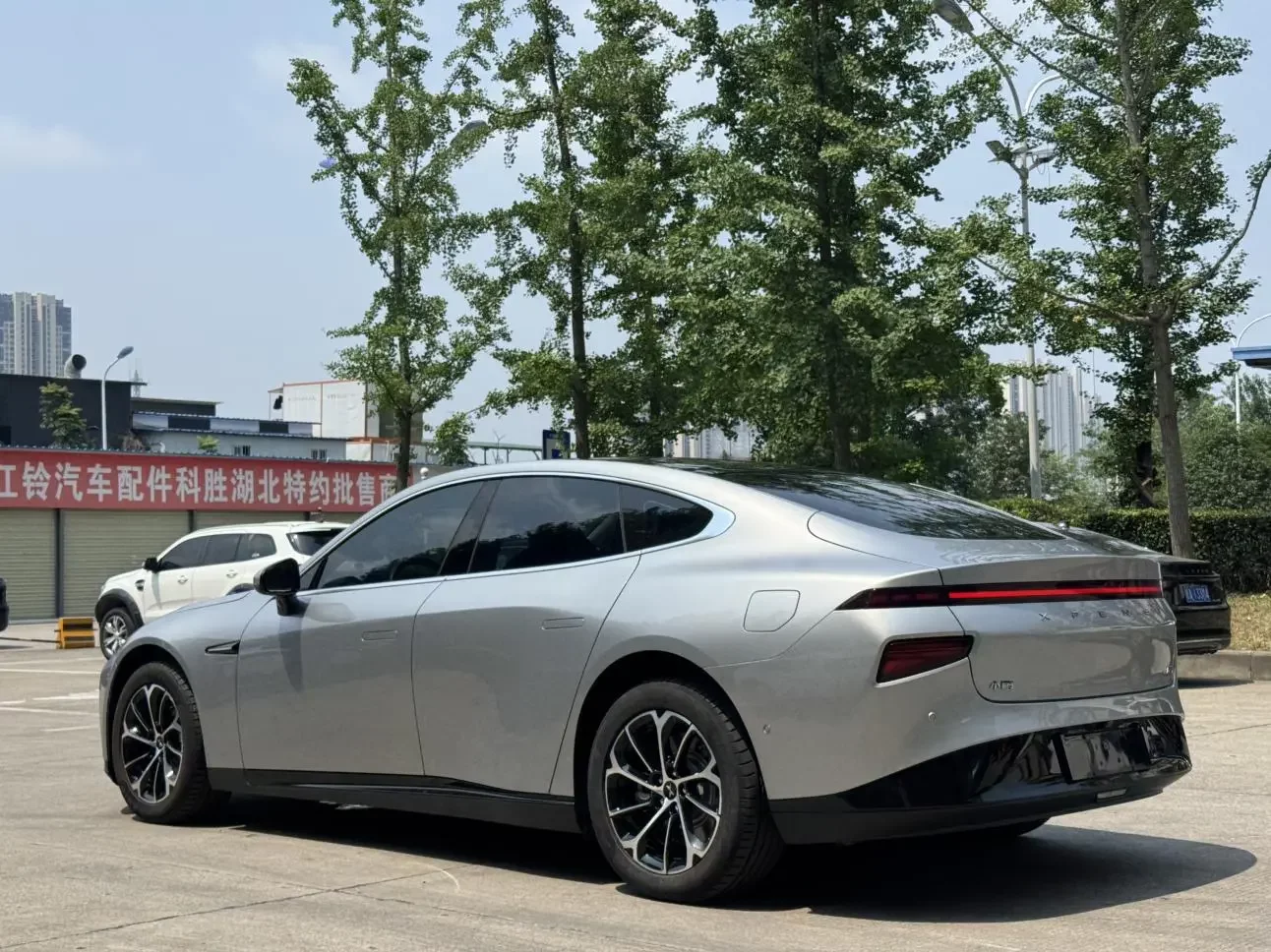 Xpeng P7