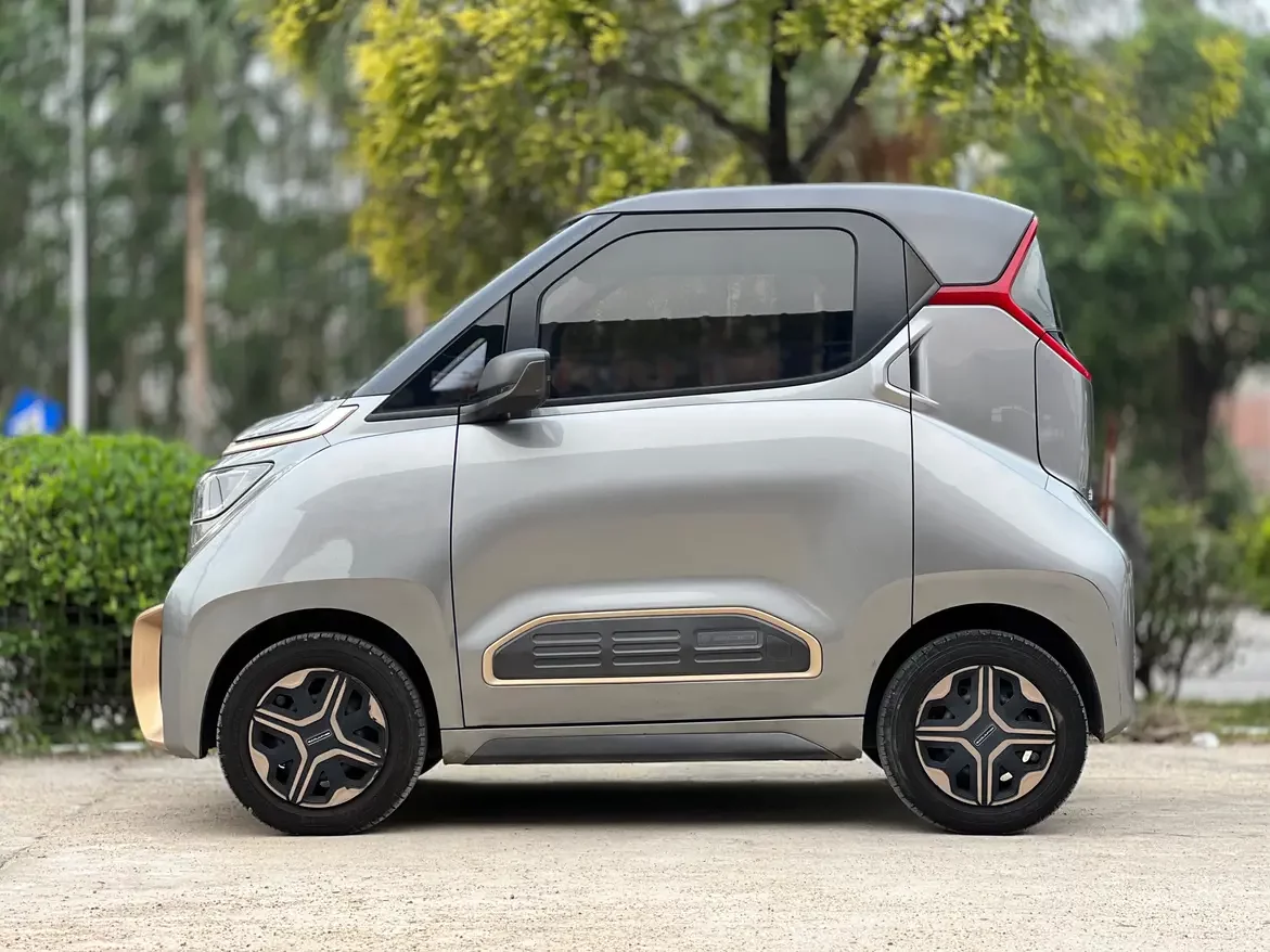 Baojun E200
