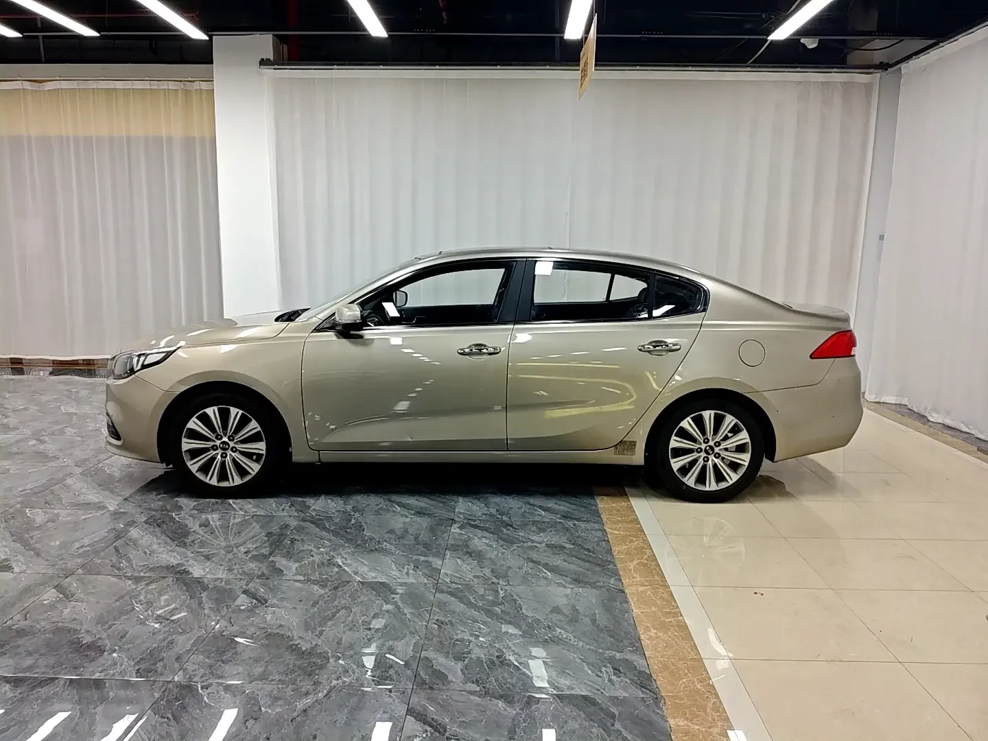 Kia K4