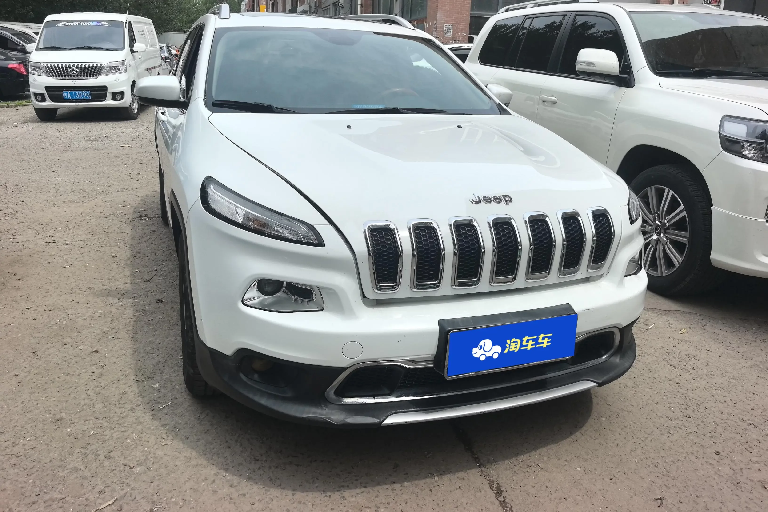 Jeep Cherokee  из Китая