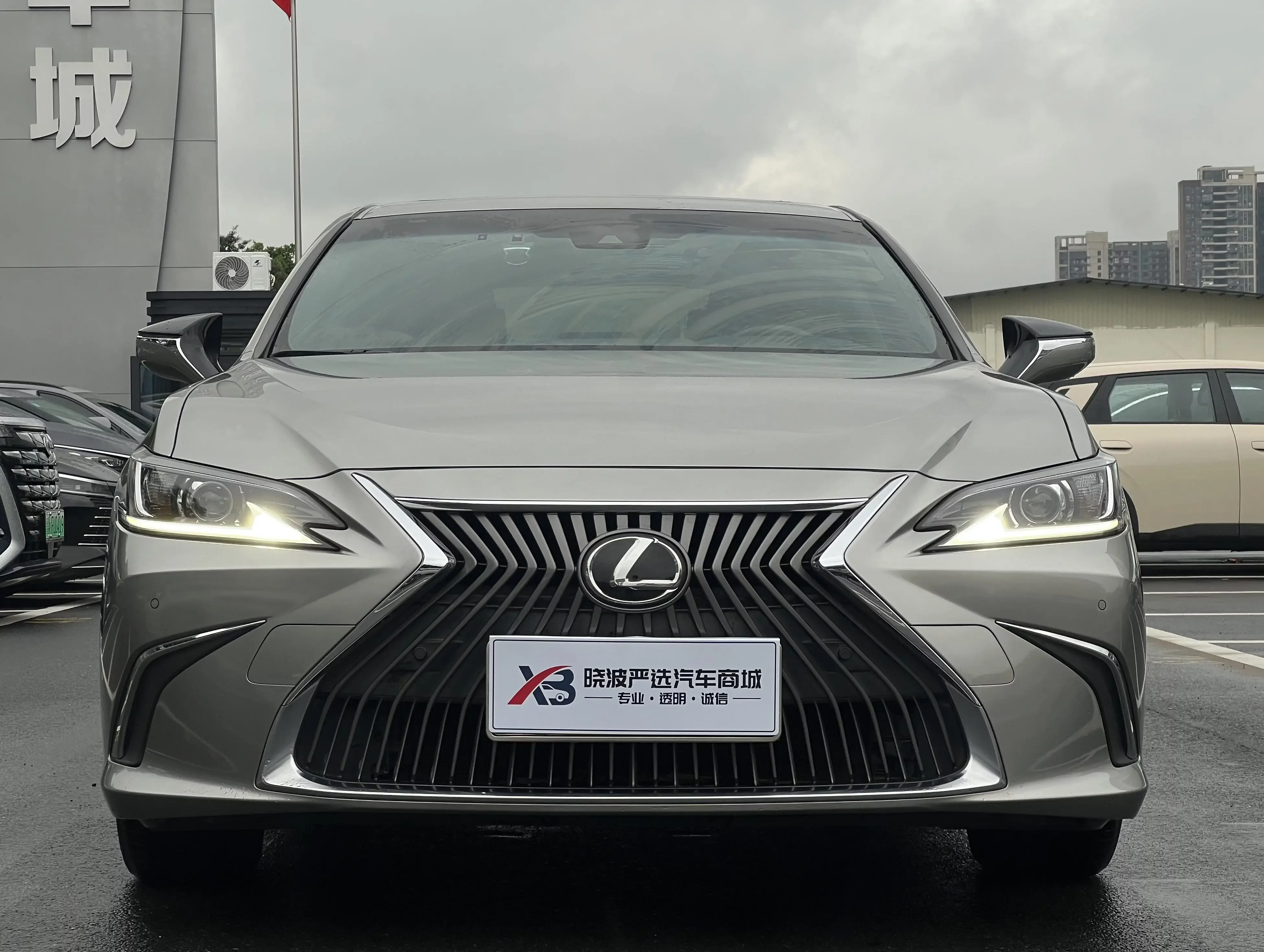 Lexus ES