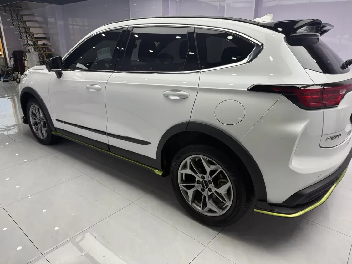 Haval Harvard Red Rabbit