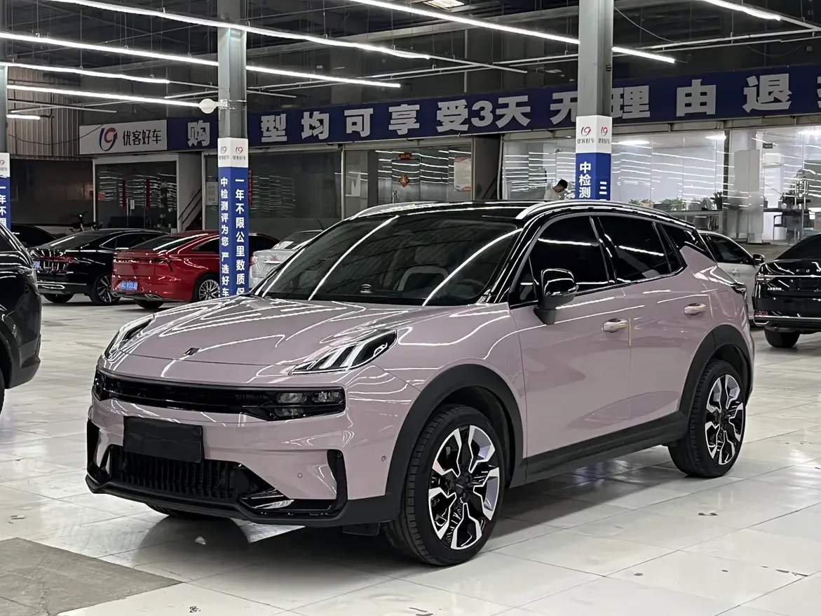Lynk & Co 06