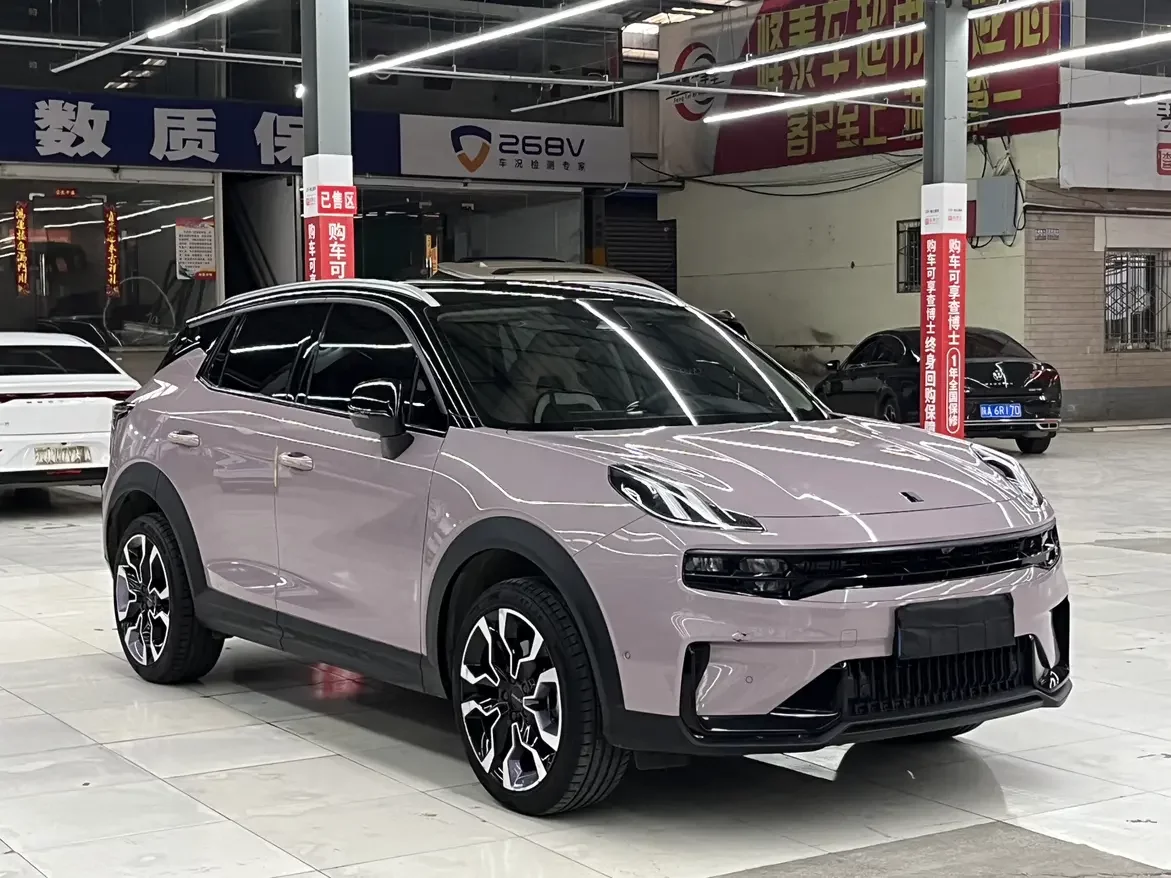 Lynk & Co 06