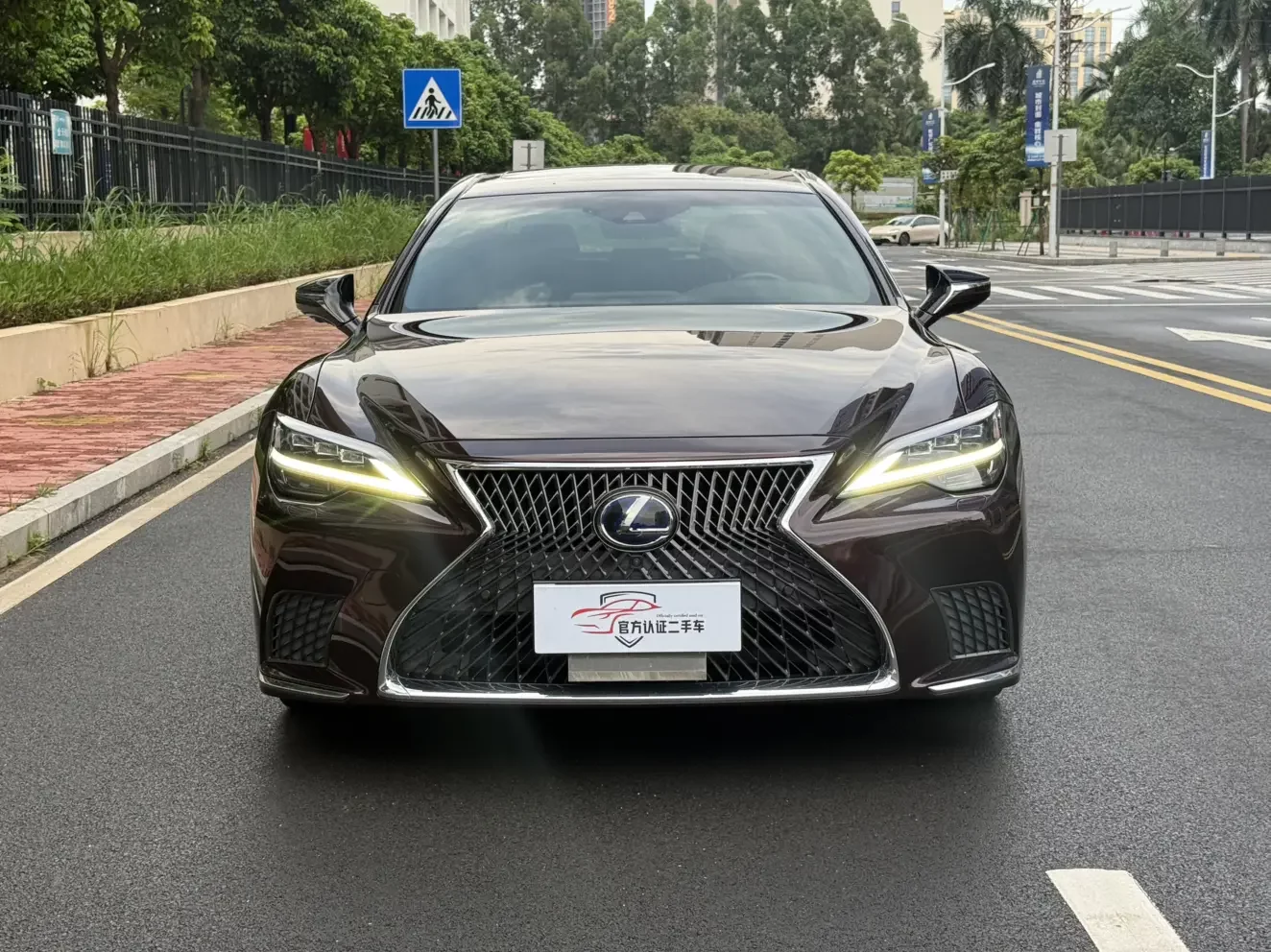 Lexus LS