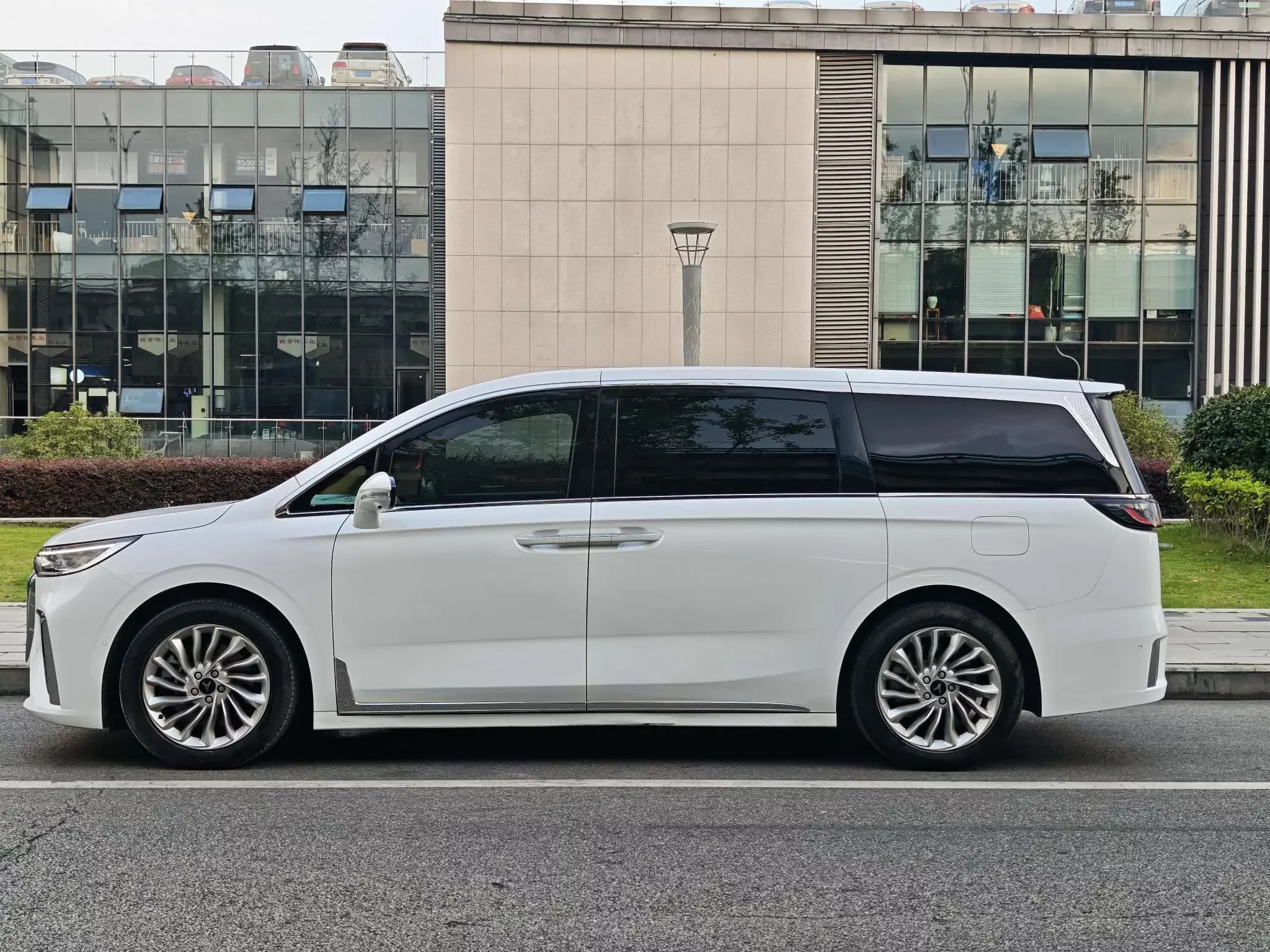 Voyah Lantu Dreamer PHEV
