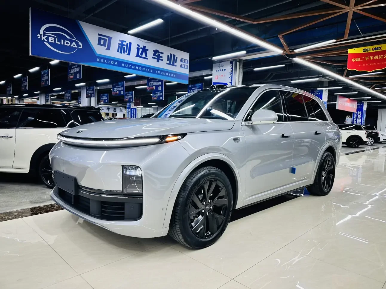 Lixiang L8