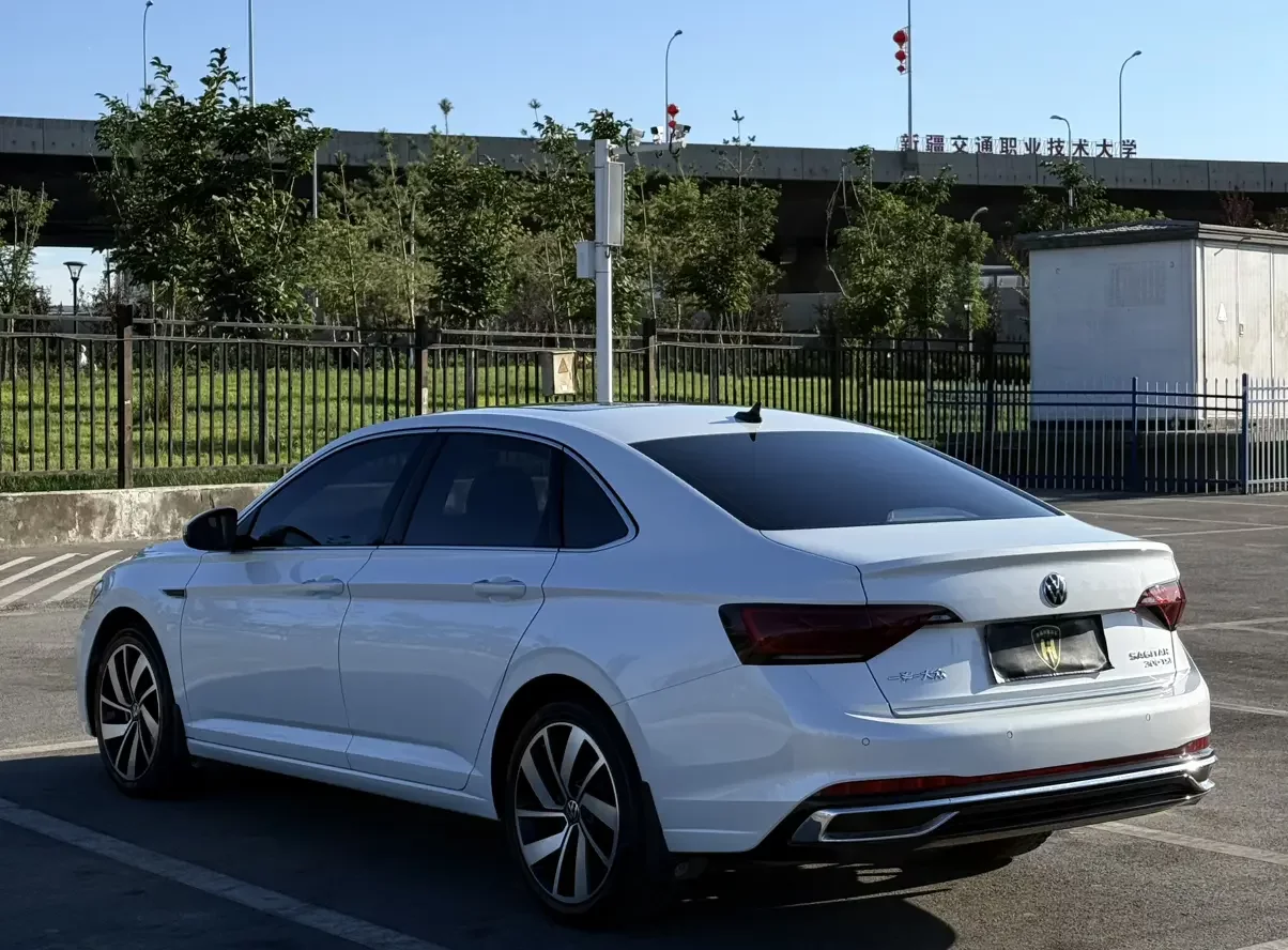 Volkswagen Sagitar
