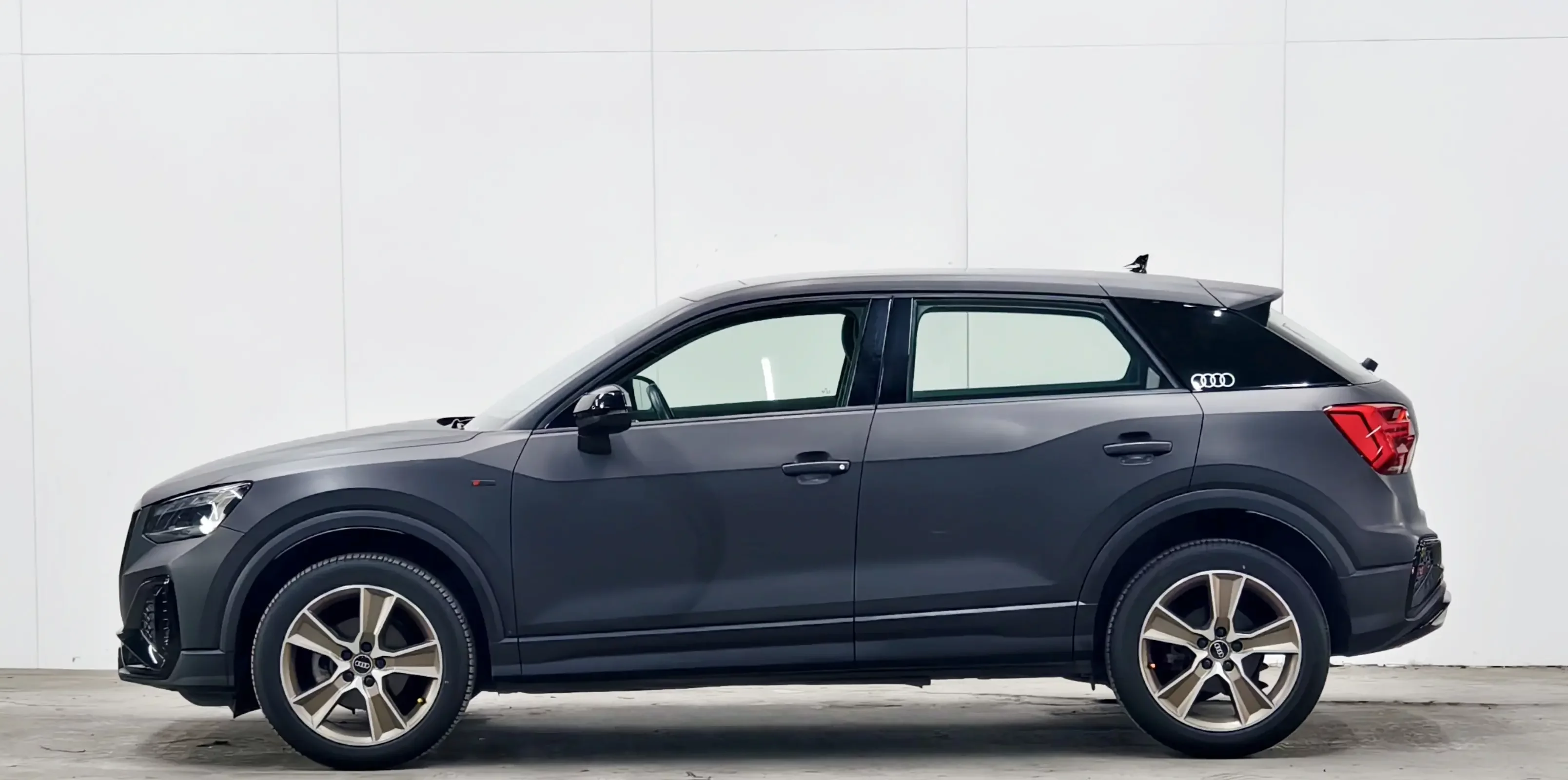 Audi Q2L