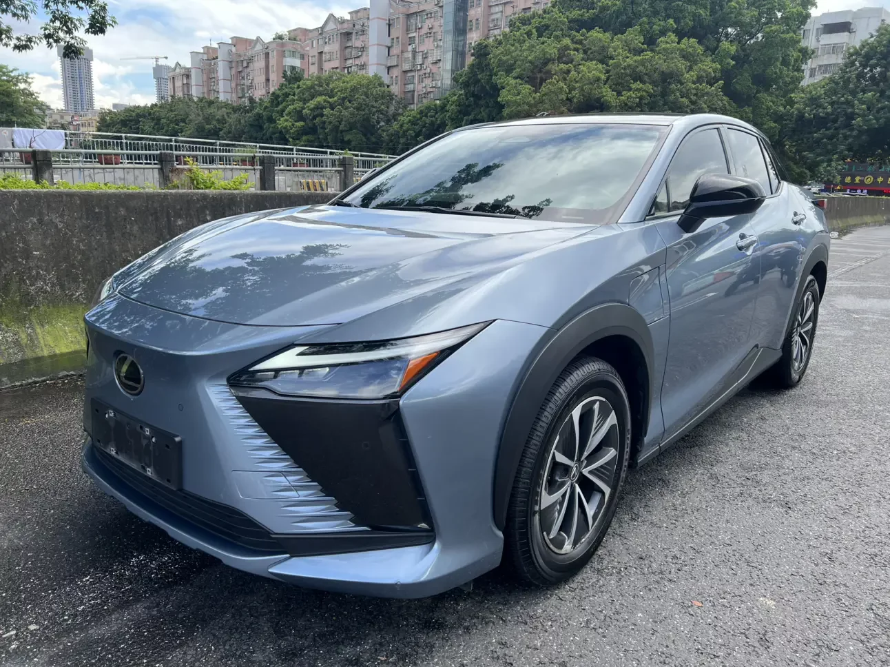 Lexus RZ