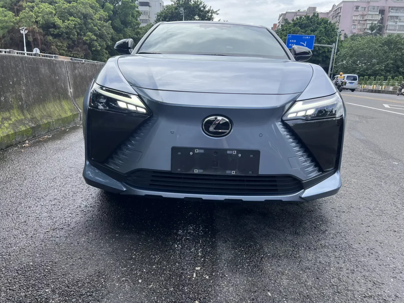 Lexus RZ