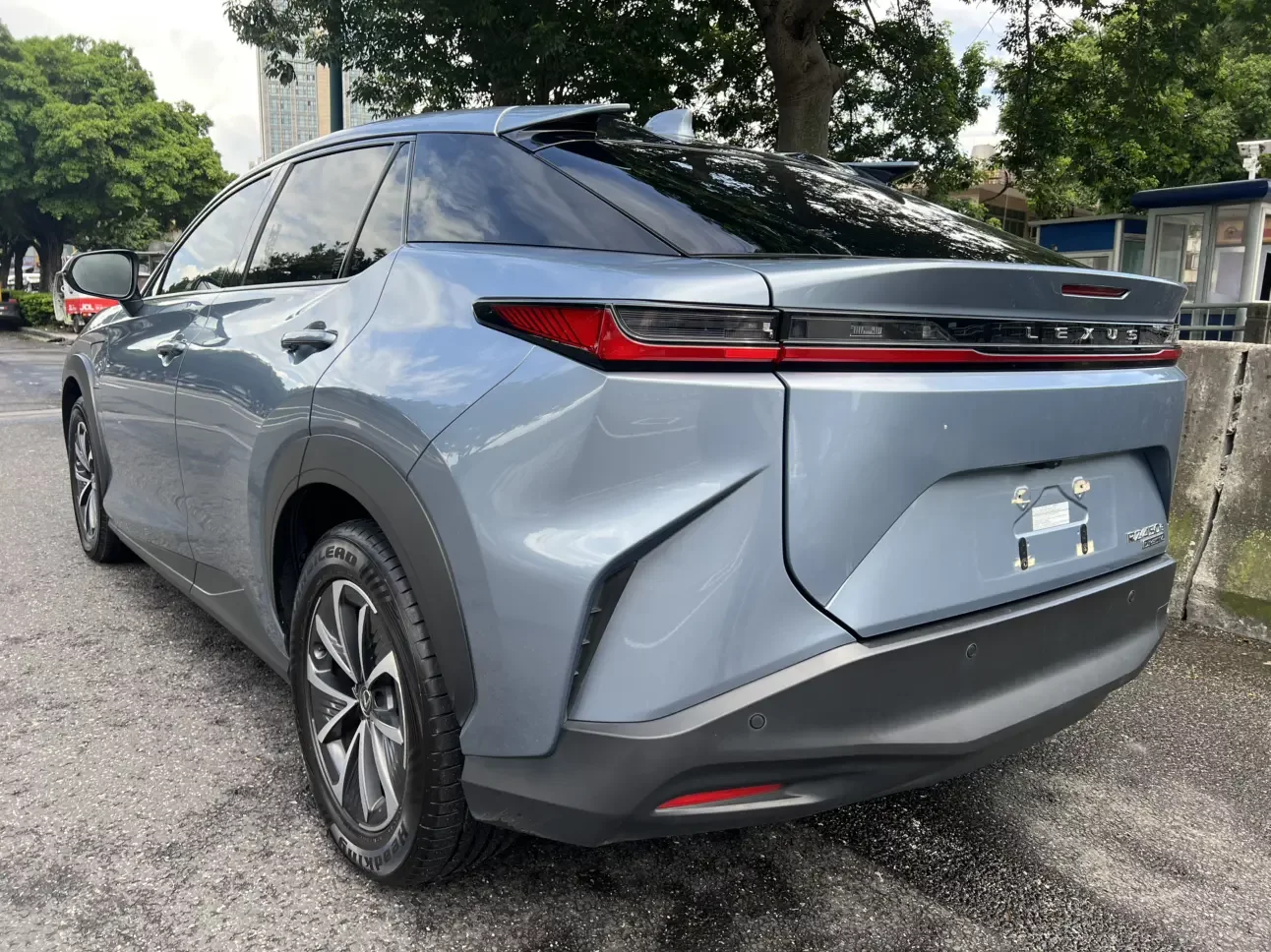 Lexus RZ