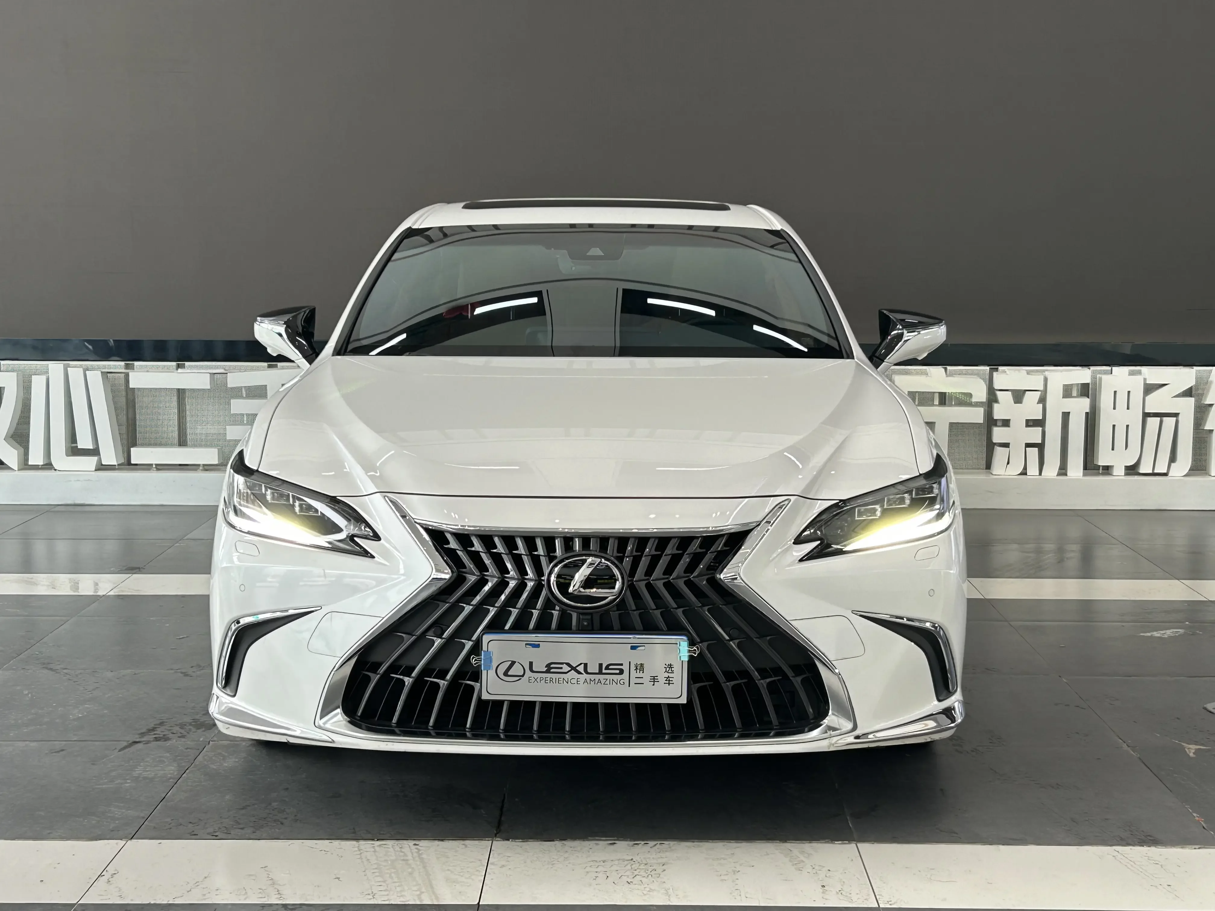 Lexus ES