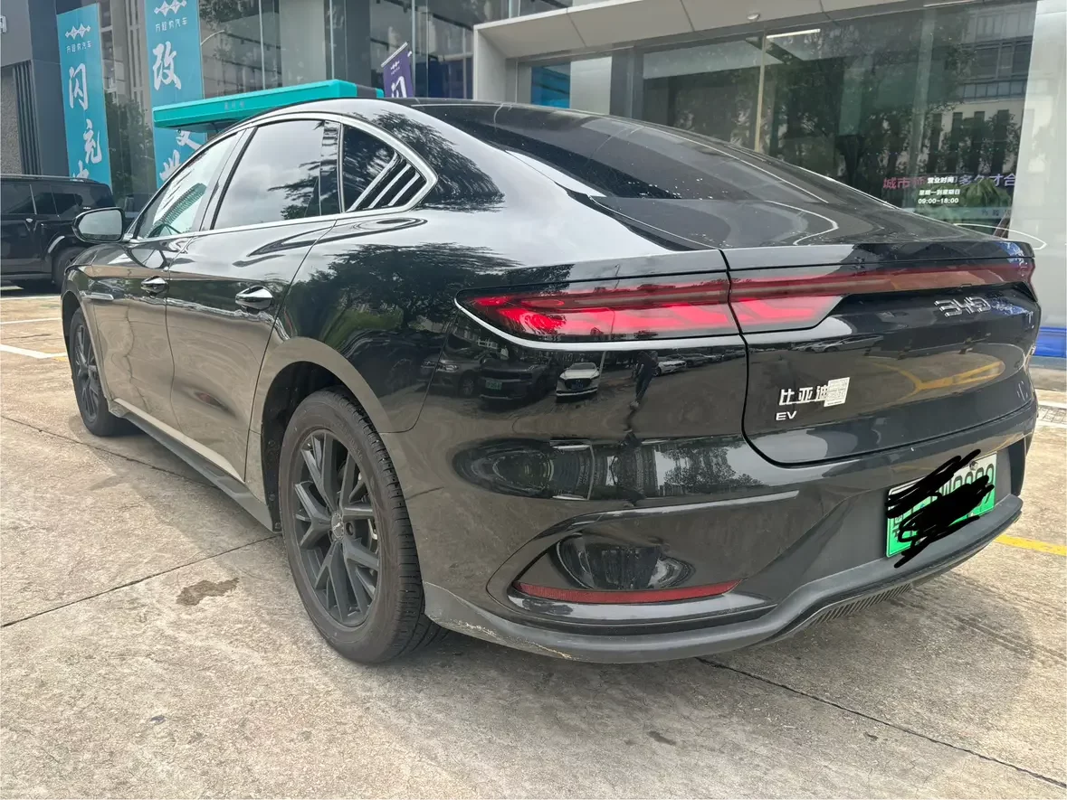 BYD e9