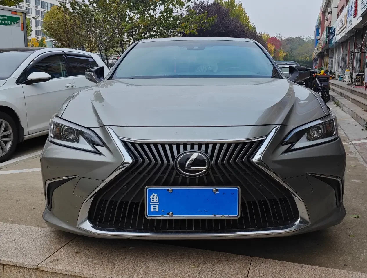 Lexus ES