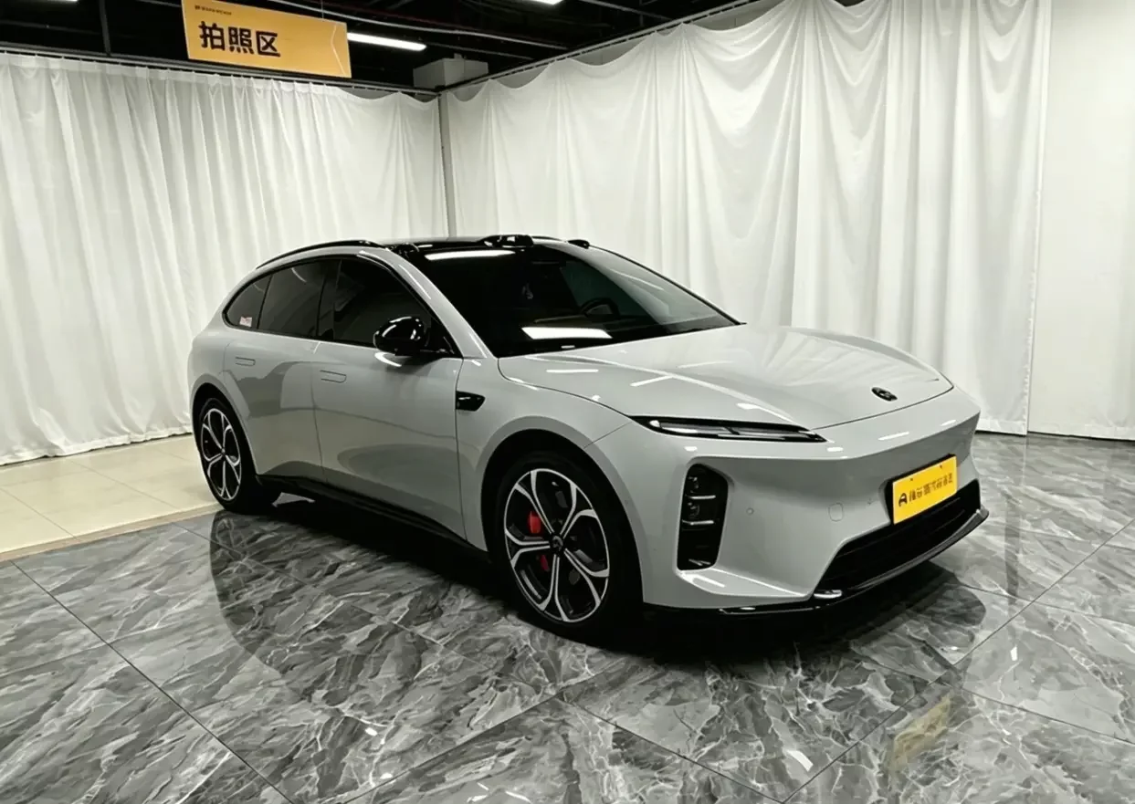 NIO ET5T