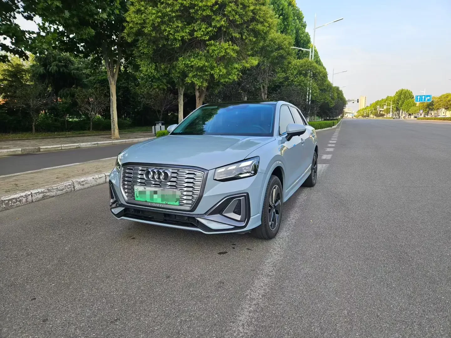 Audi Q2L e-tron