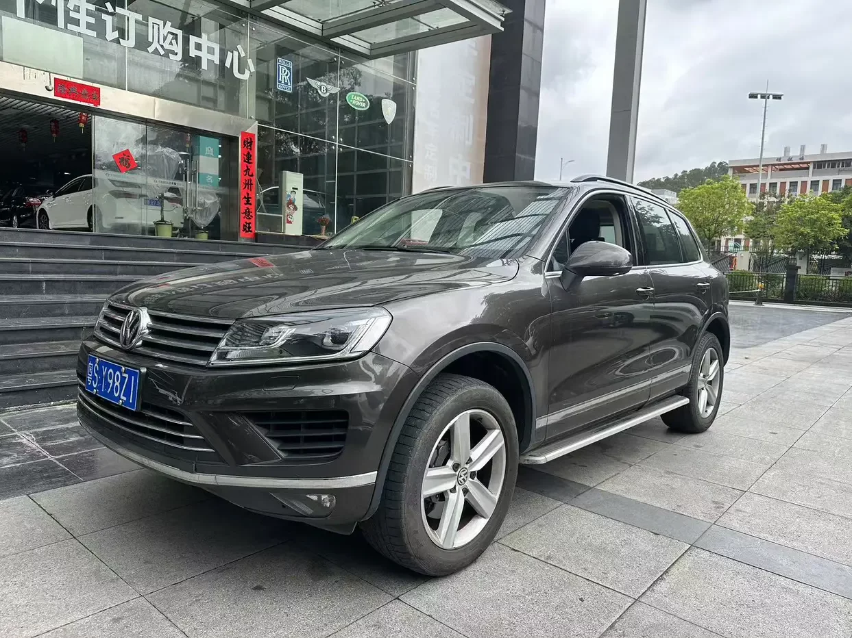 Volkswagen Touareg
