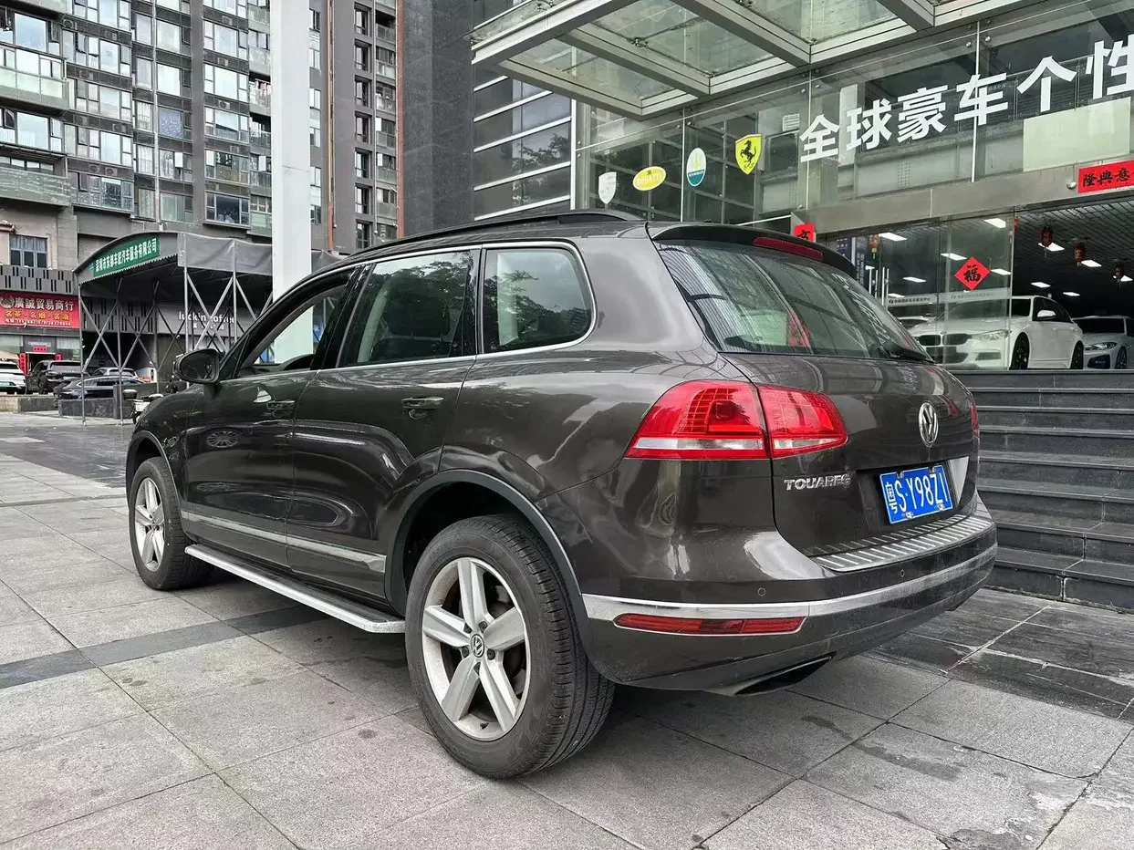 Volkswagen Touareg