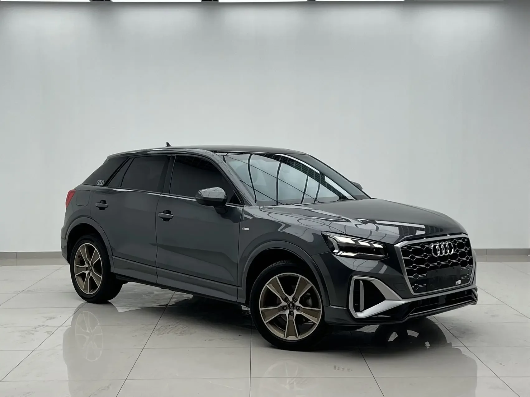 Audi Q2L