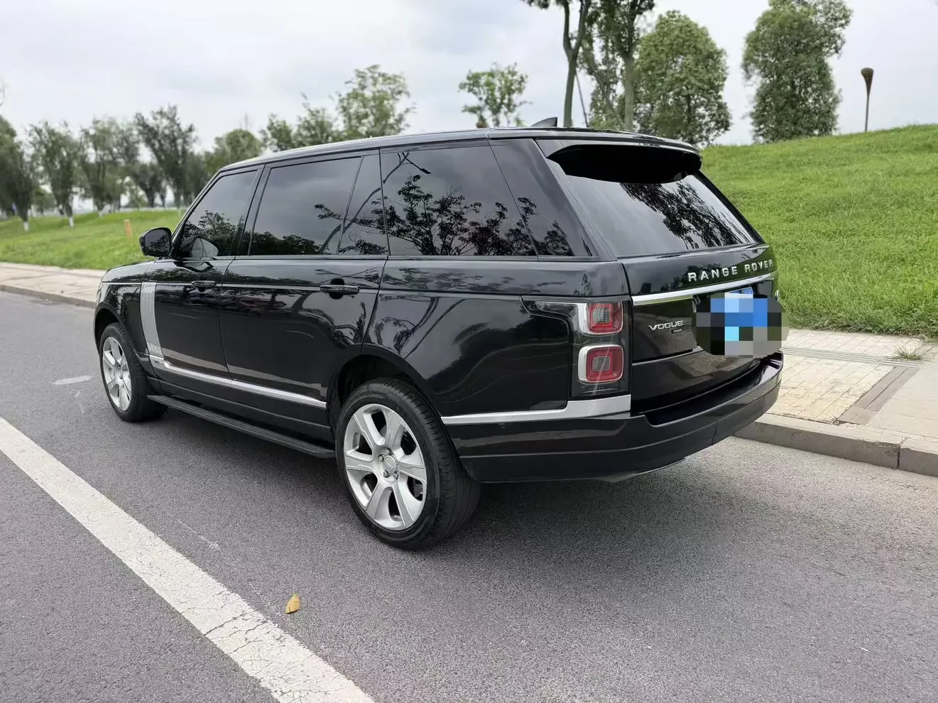 Land Rover range rover