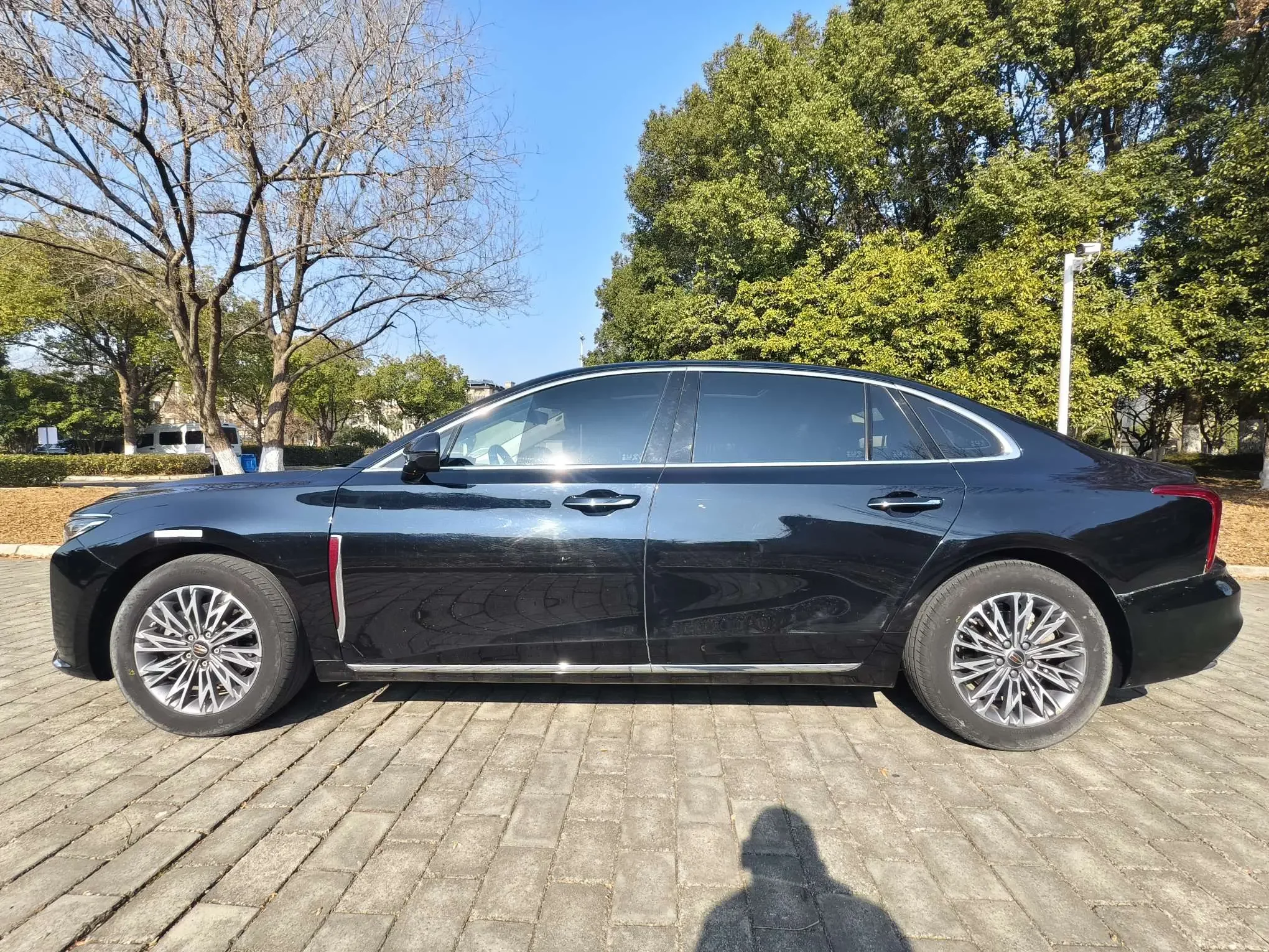 Hongqi H5
