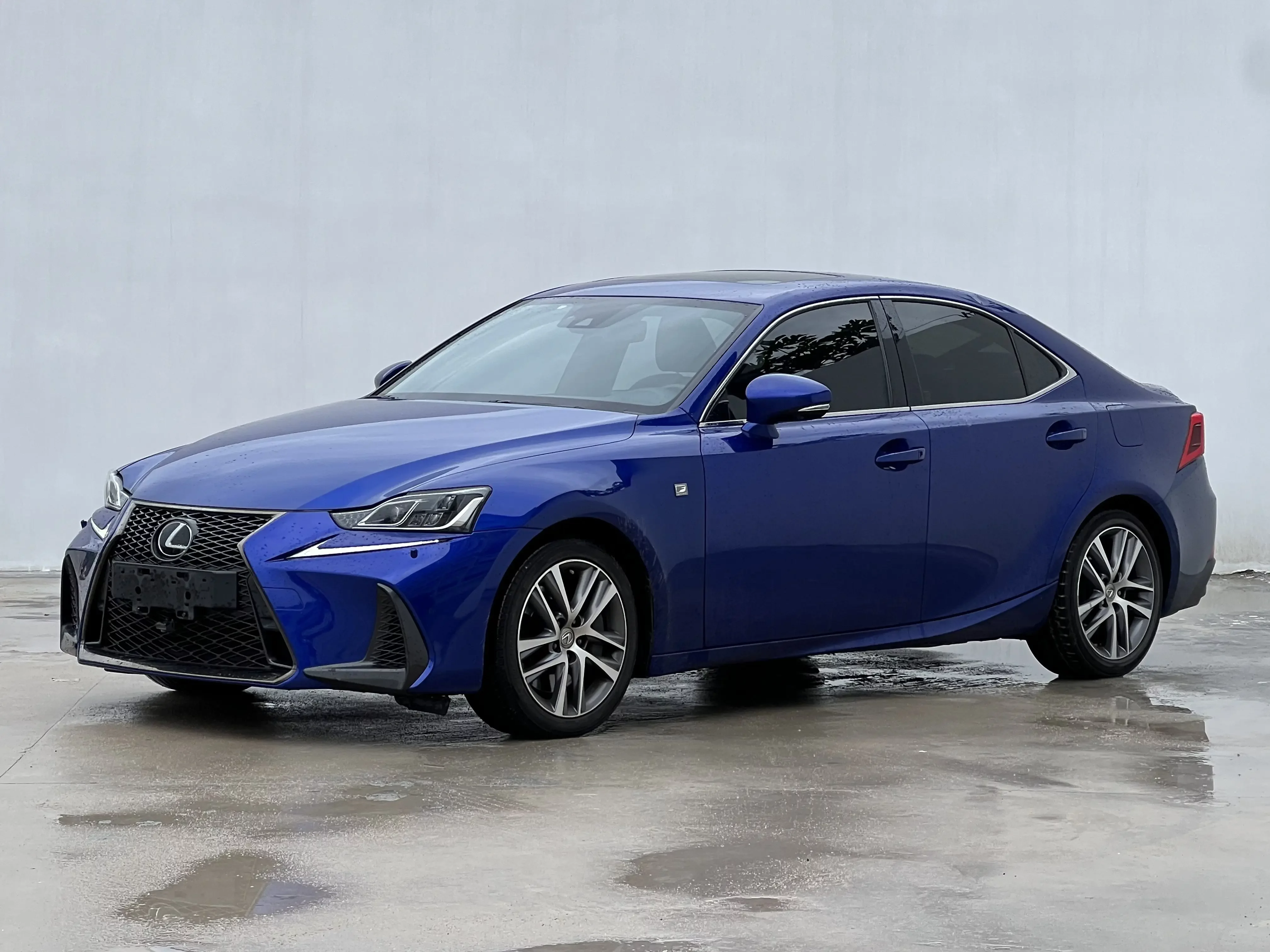 Lexus IS