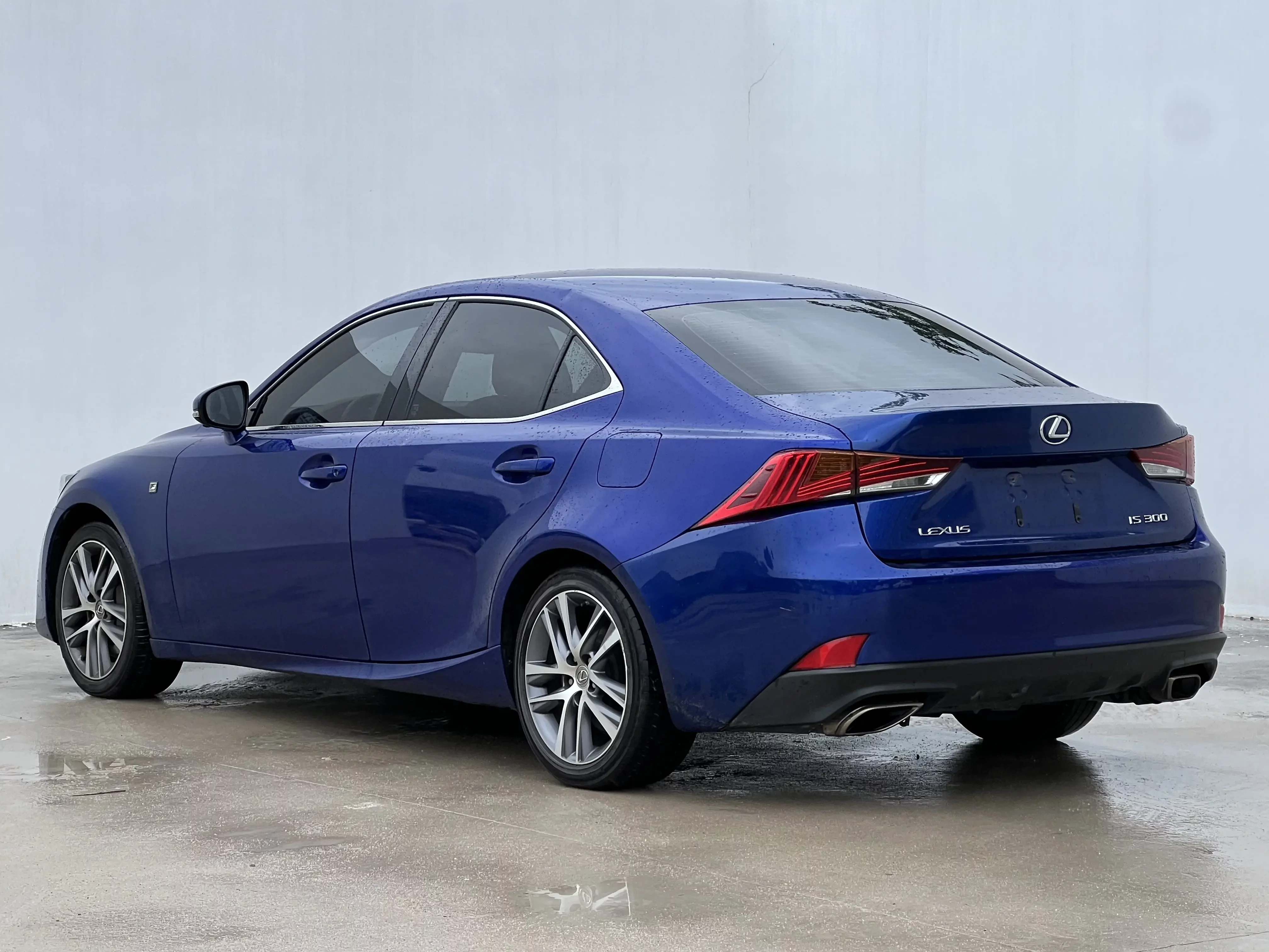Lexus IS